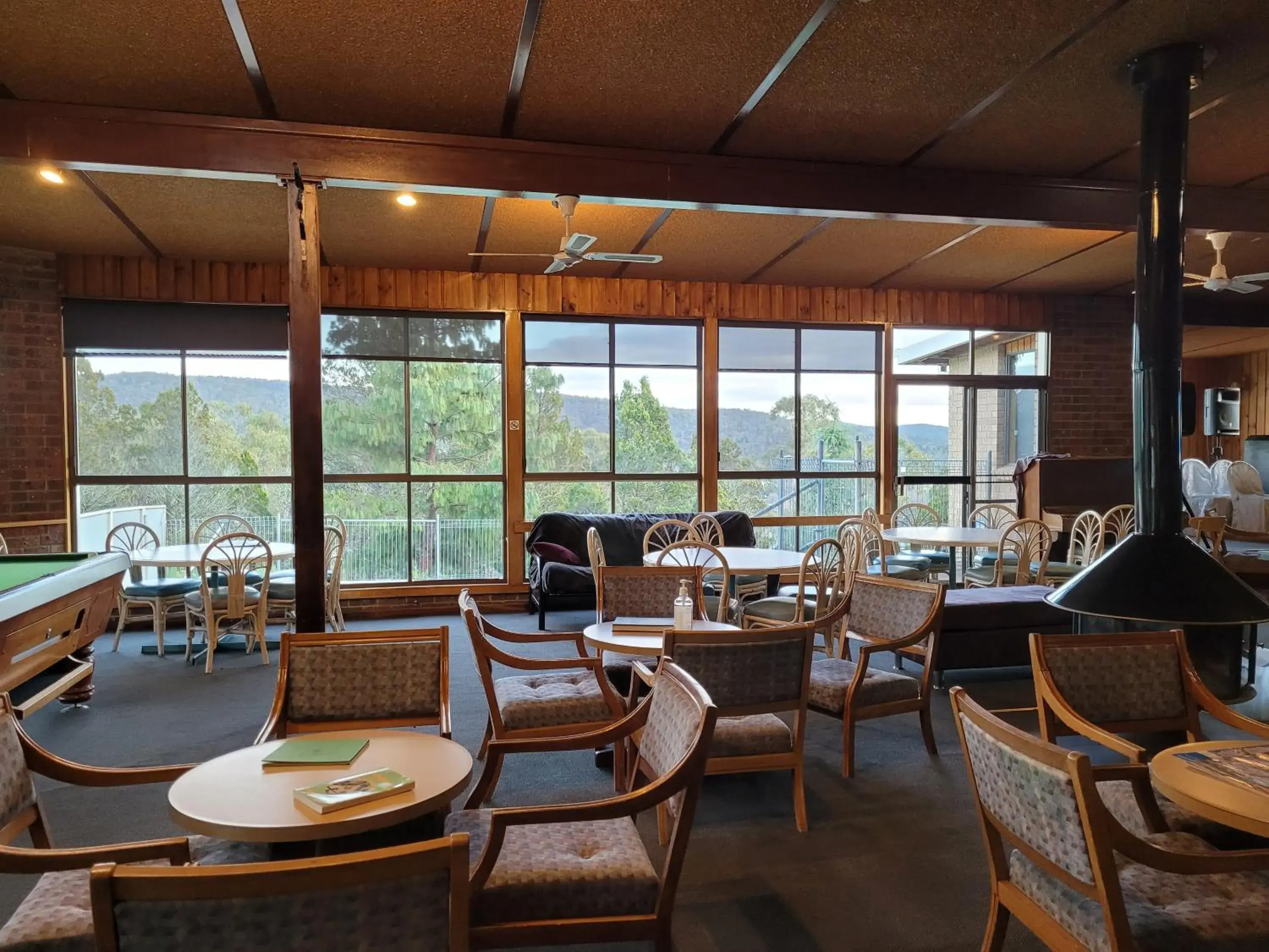 Property building in Cooma High Country Motel Property building in Cooma High Country Motel