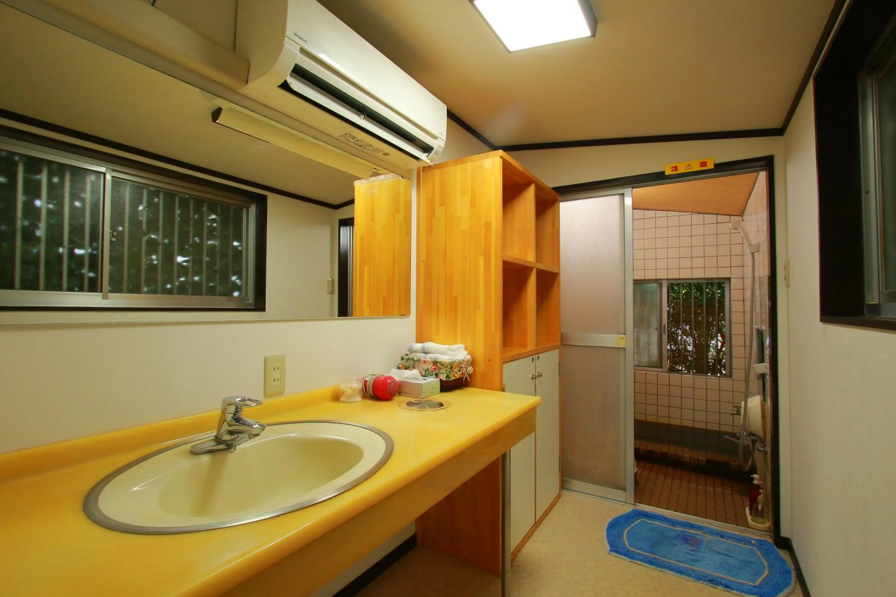 Hot Spring Bath in Family Ryokan Kawakyu with Showa Retro, private hot spring