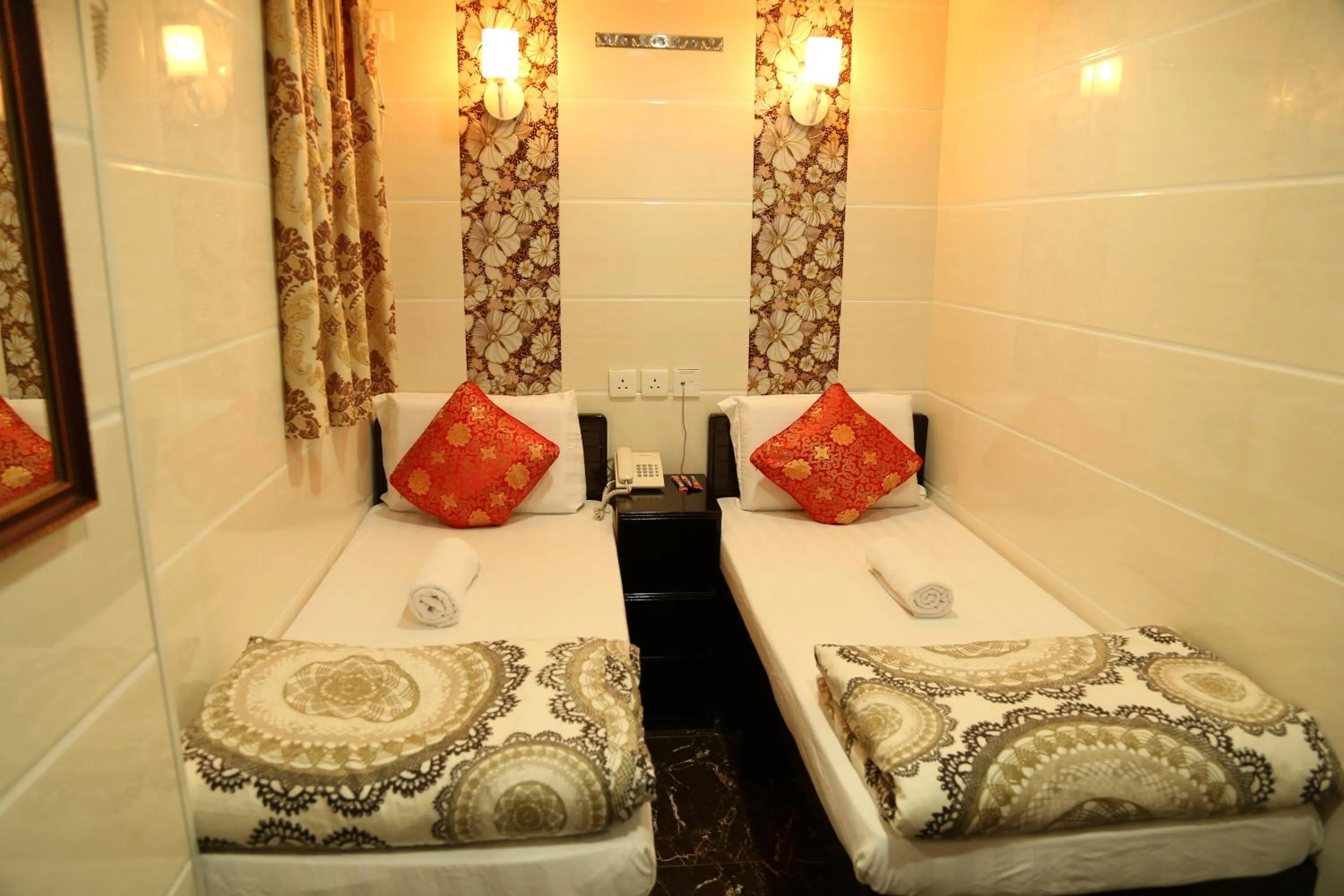 Photo of the whole room, Bed in New Tokyo Hostel