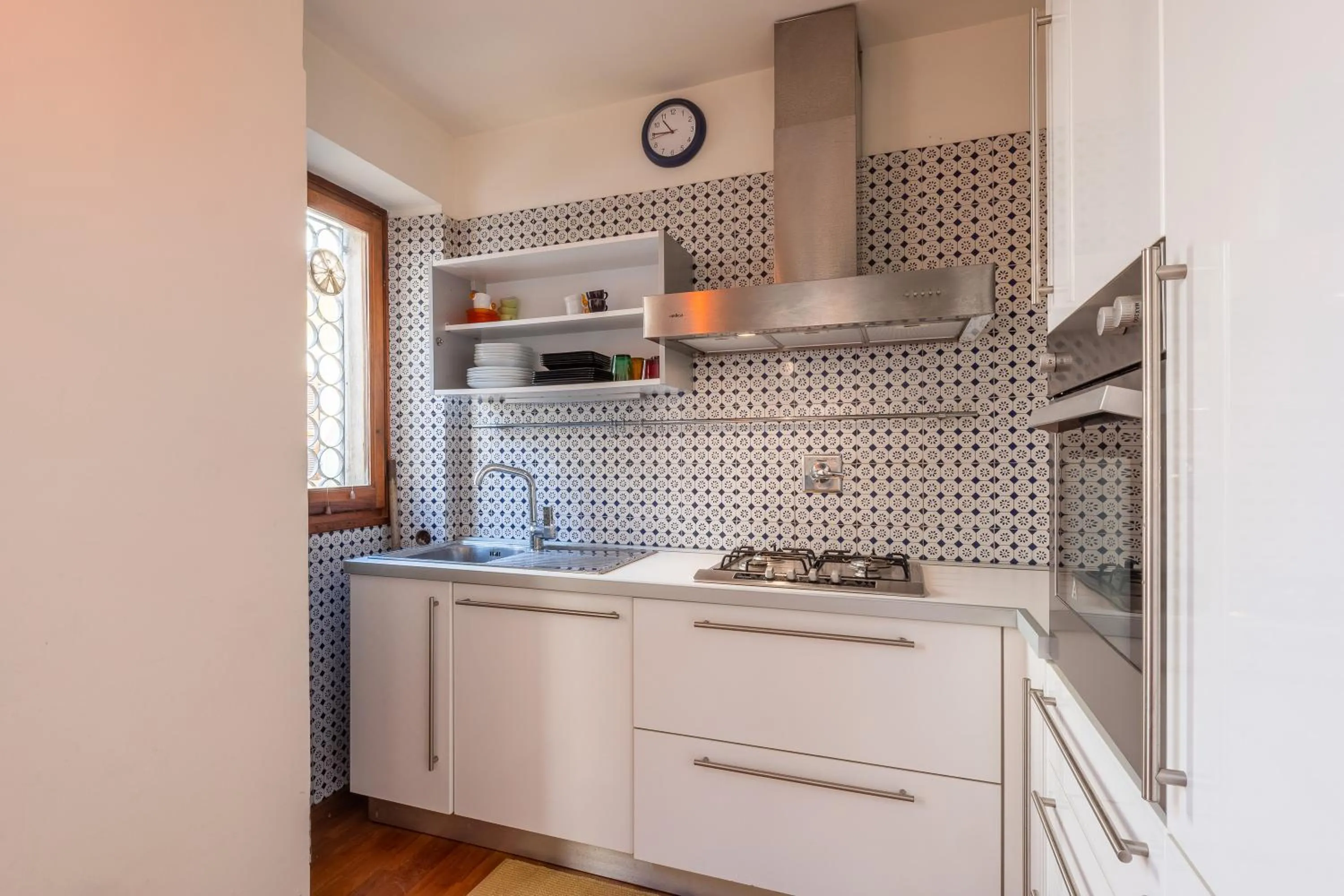 Kitchen or kitchenette in Venezia Terrace by Mmega