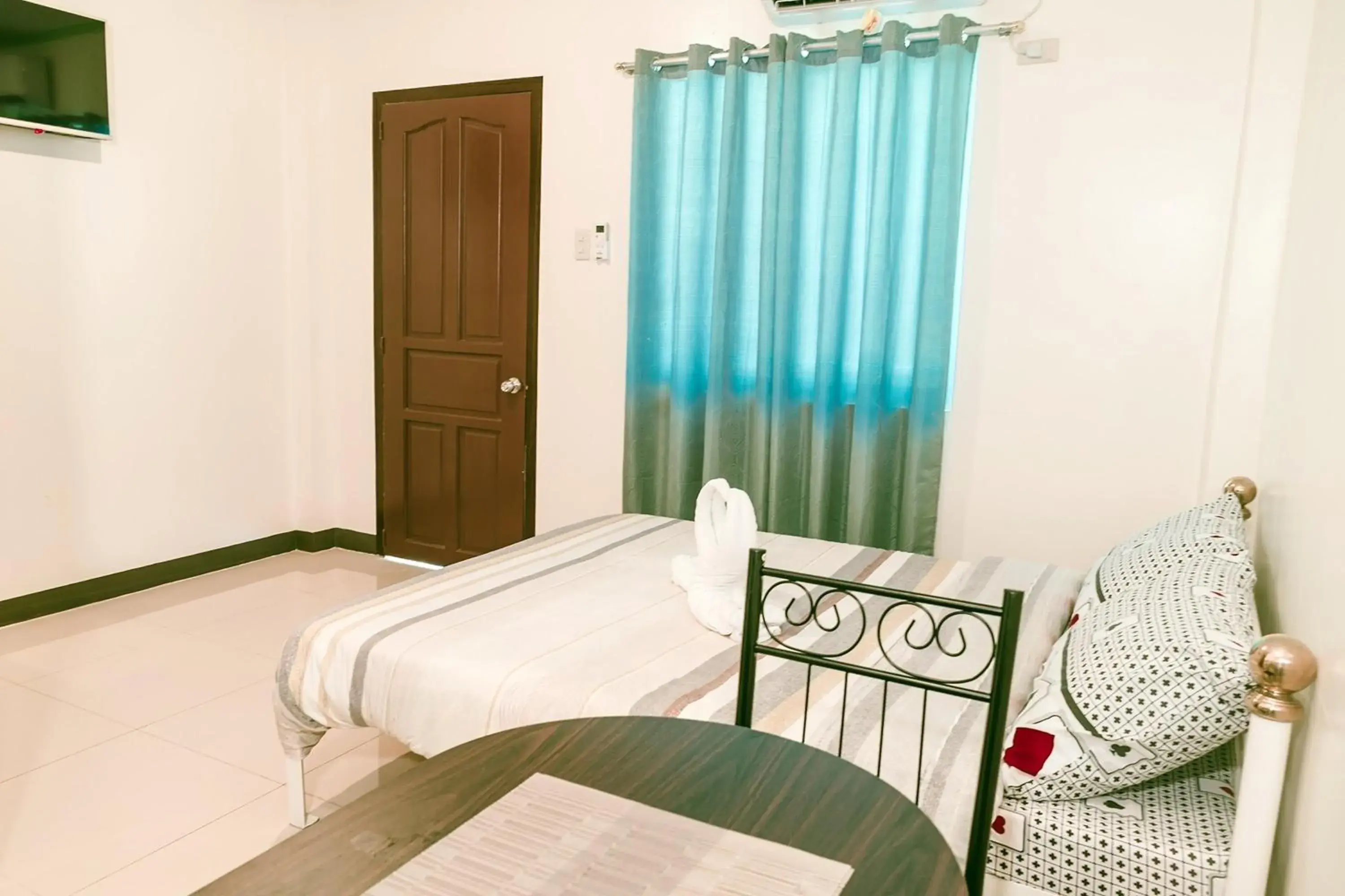 Photo of the whole room, Bed in Diane Sunshine Villa Panglao near Beach Photo of the whole room, Bed in Diane Sunshine Villa Panglao near Beach