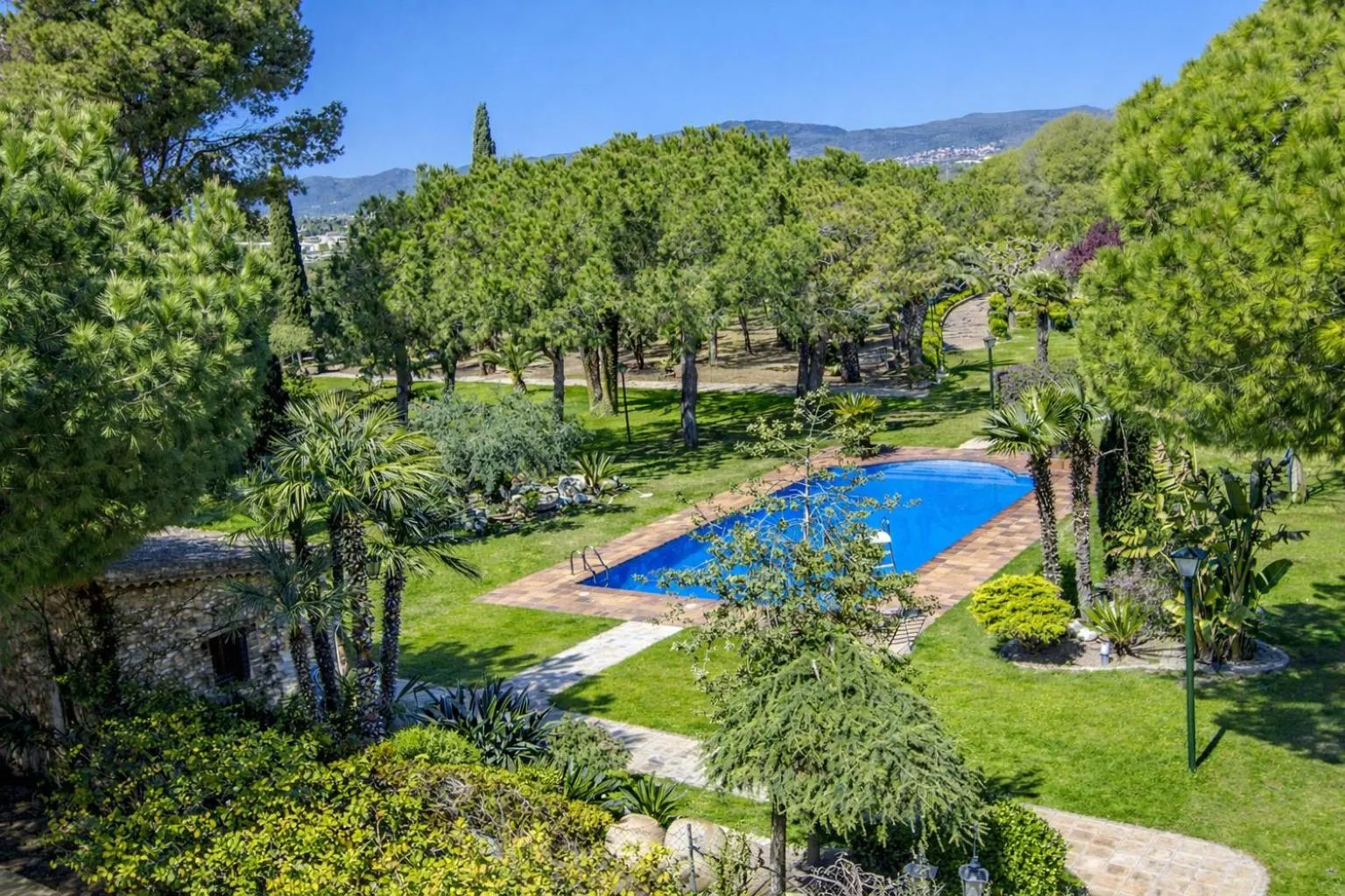 Catalunya Casas Unique sanctuary with extra large pool!
