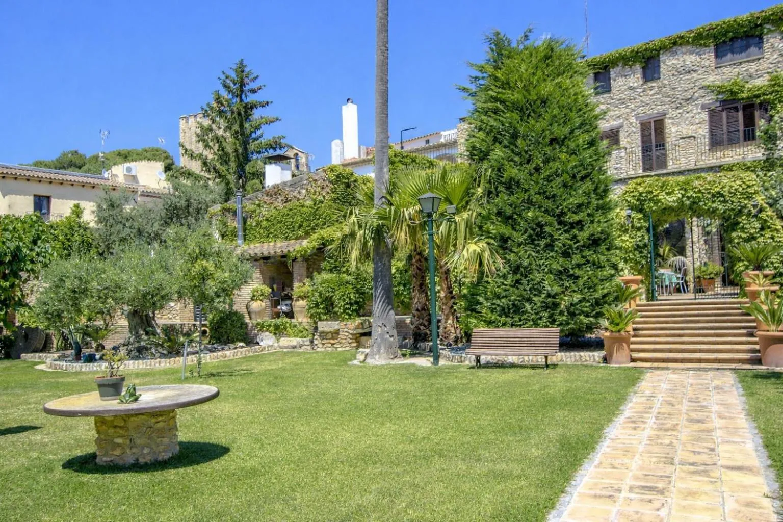 Catalunya Casas Unique sanctuary with extra large pool!