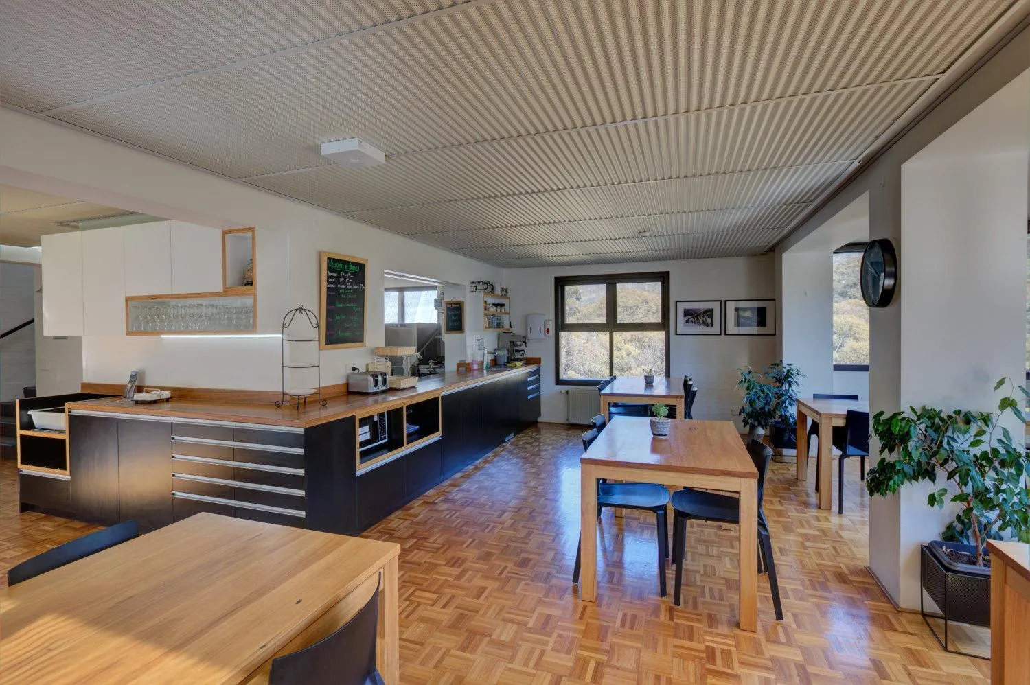 Restaurant/places to eat in Boali Lodge Thredbo