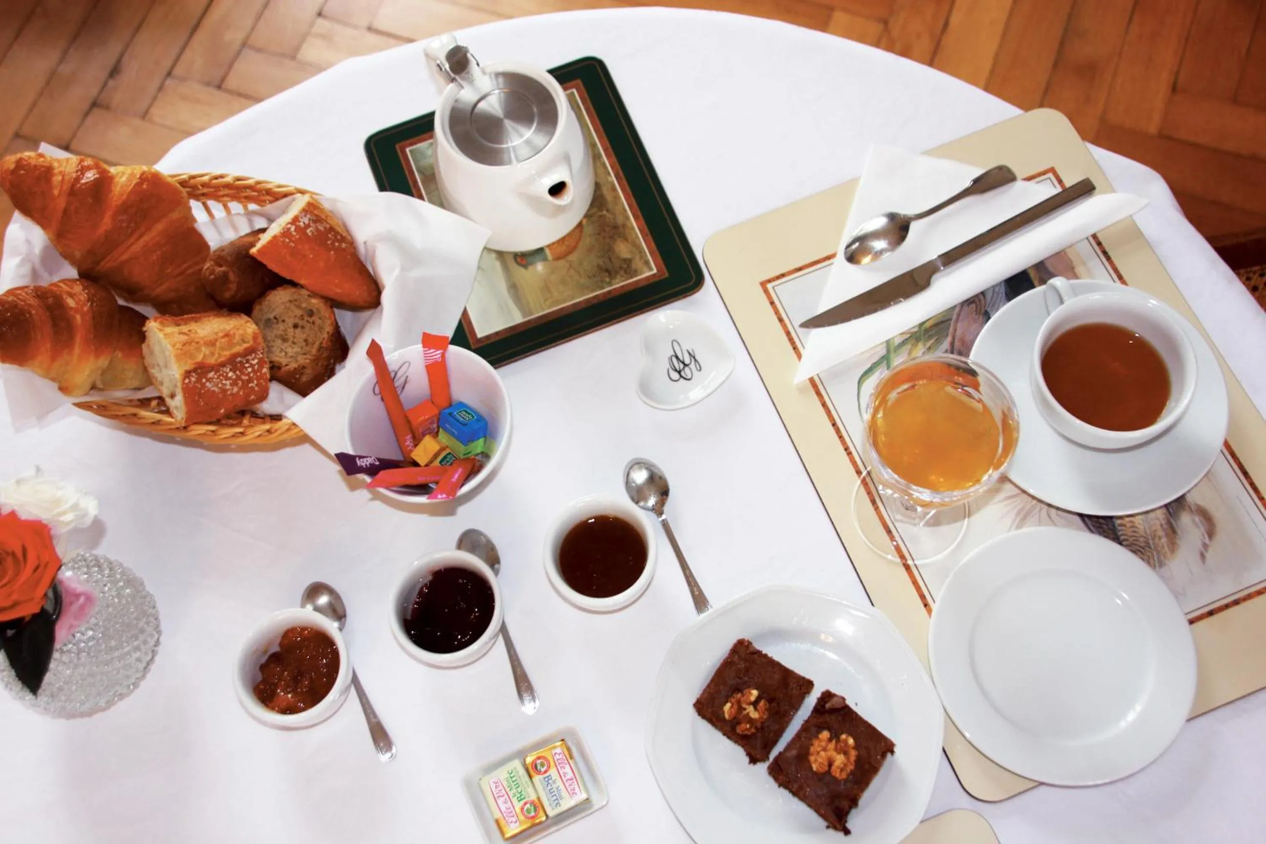 Breakfast in Chateau du Gerfaut