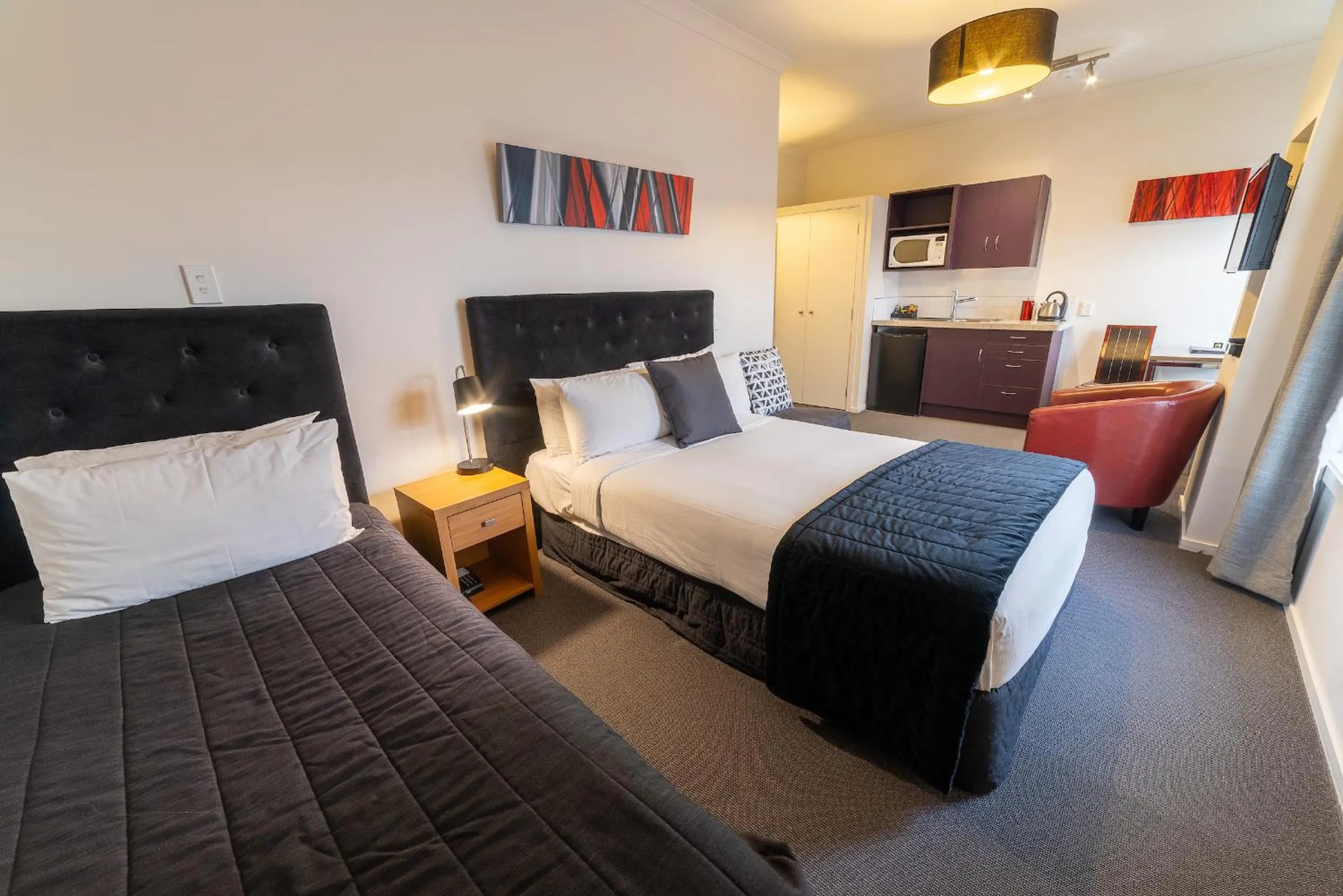 Bed in 315 Euro Motel and Serviced Apartments