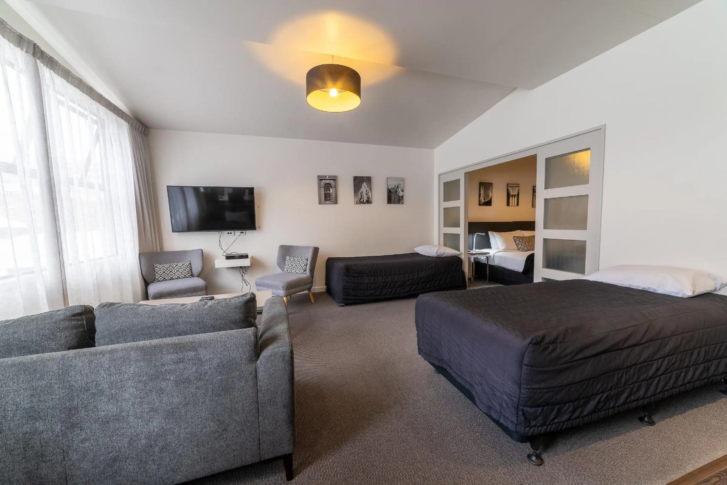 Bed in 315 Euro Motel and Serviced Apartments