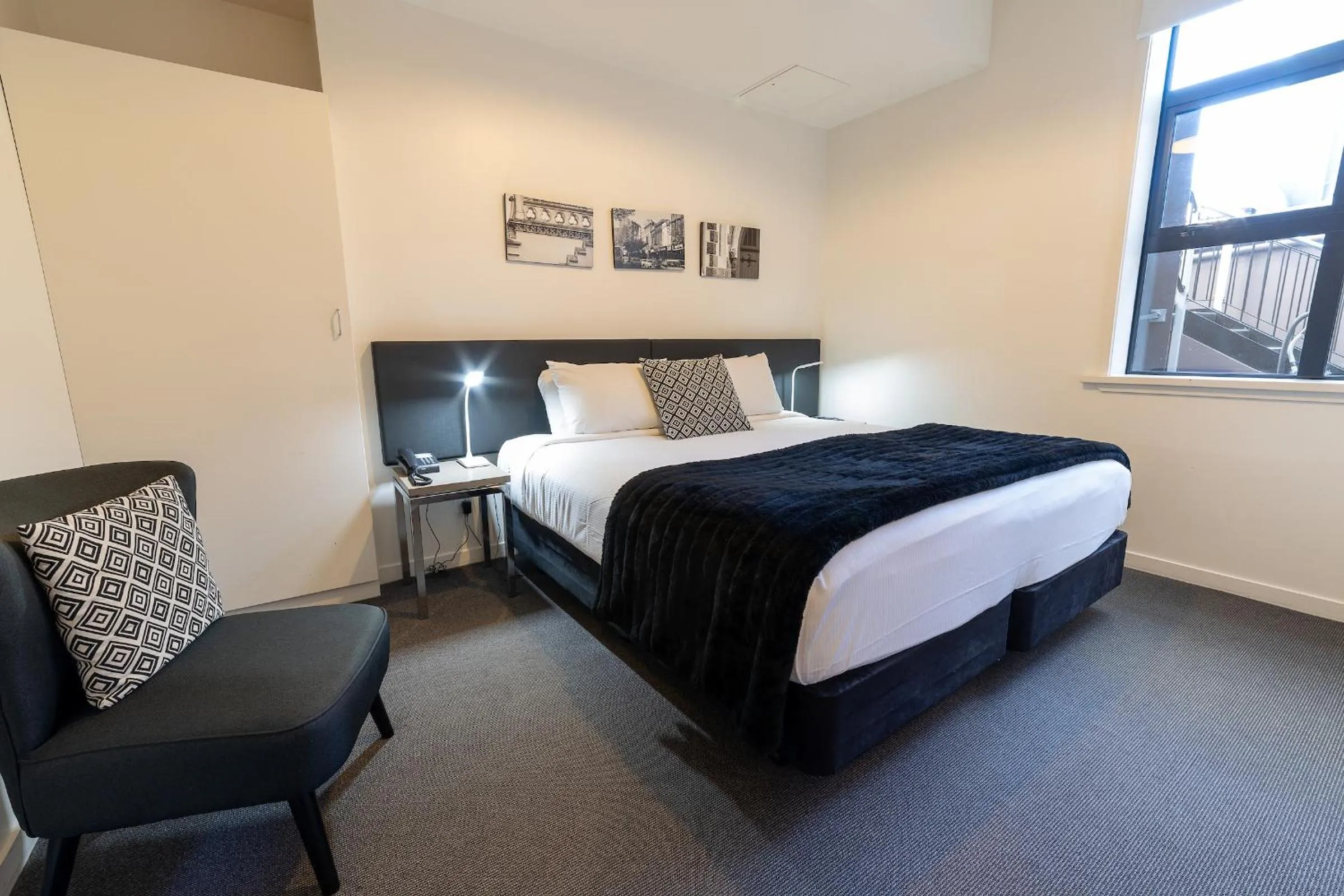 Bed in 315 Euro Motel and Serviced Apartments