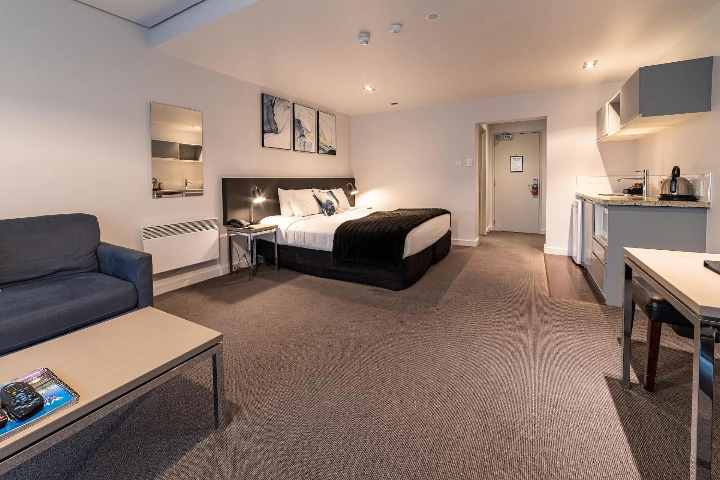 Bed in 315 Euro Motel and Serviced Apartments Bed in 315 Euro Motel and Serviced Apartments