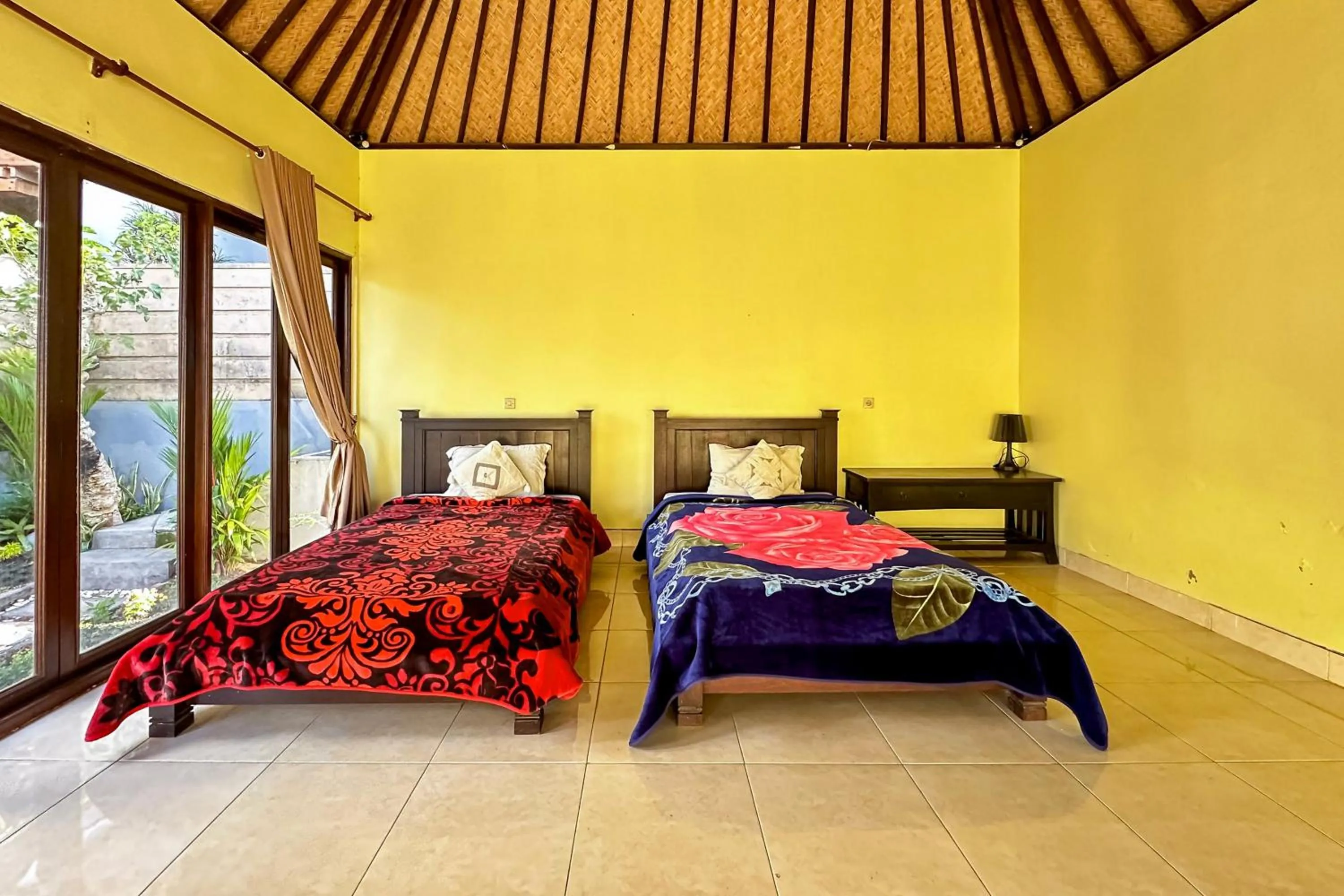 Bedroom, Bed in Baruna Lake Side View