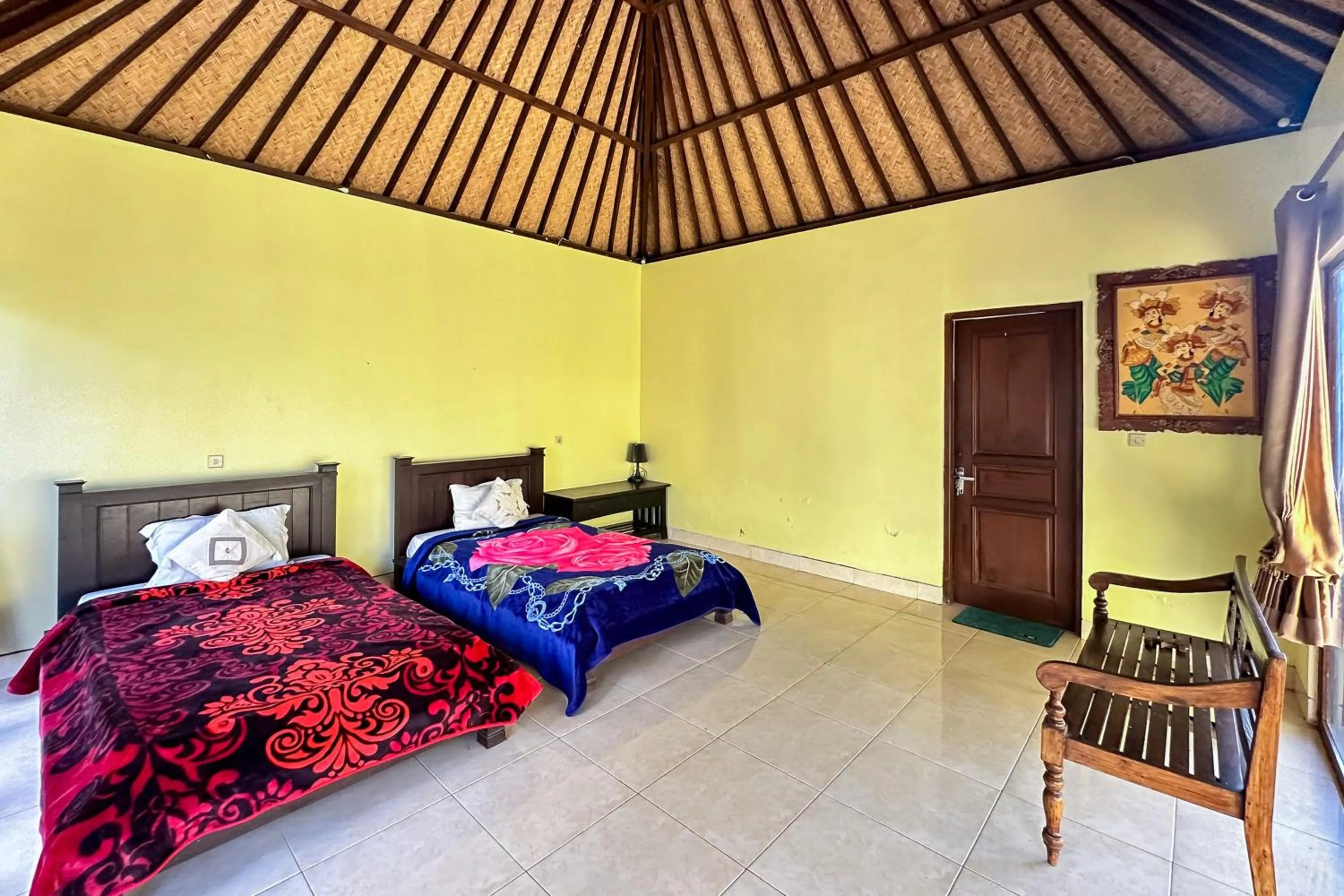 Bedroom, Bed in Baruna Lake Side View