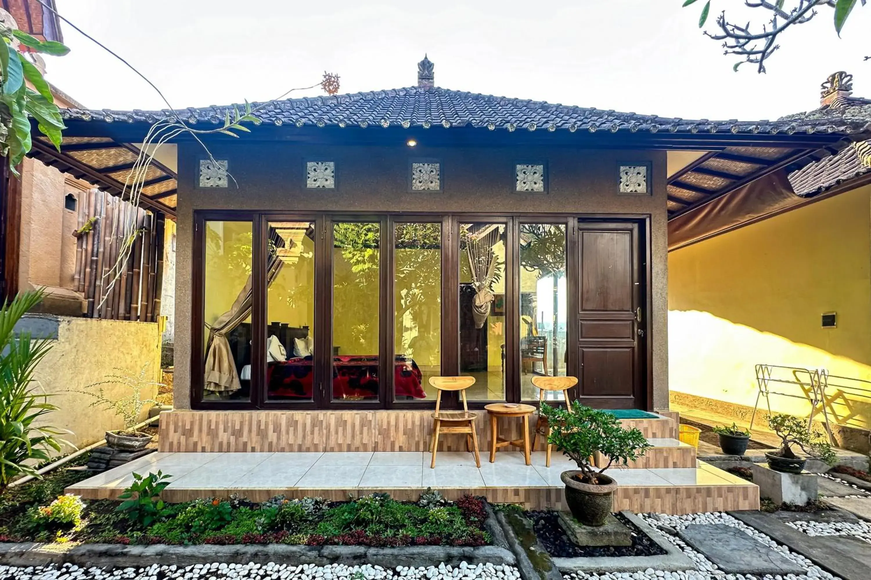 Facade/entrance in Baruna Lake Side View Facade/entrance in Baruna Lake Side View