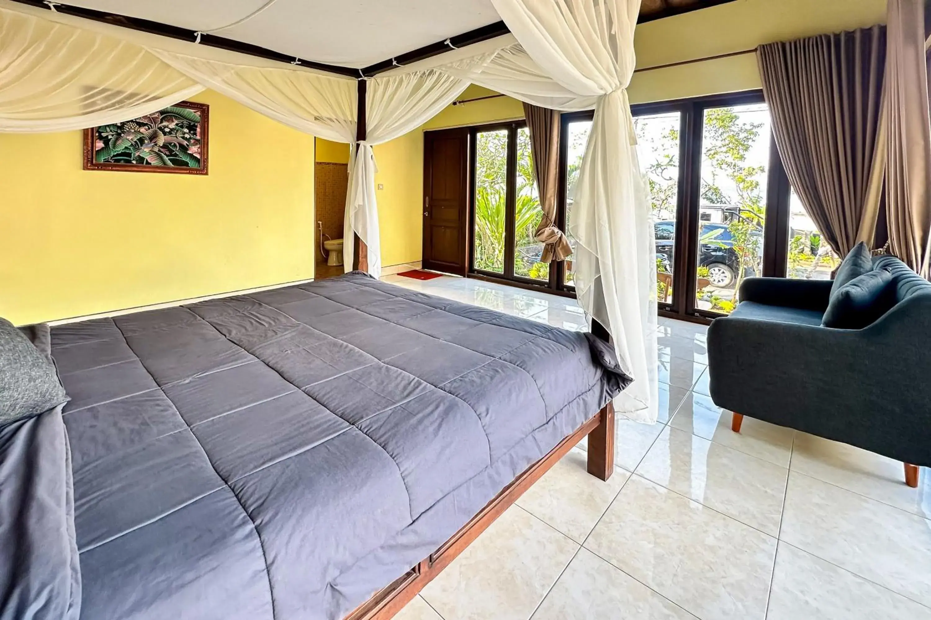 Baruna Lake Side View Baruna Lake Side View