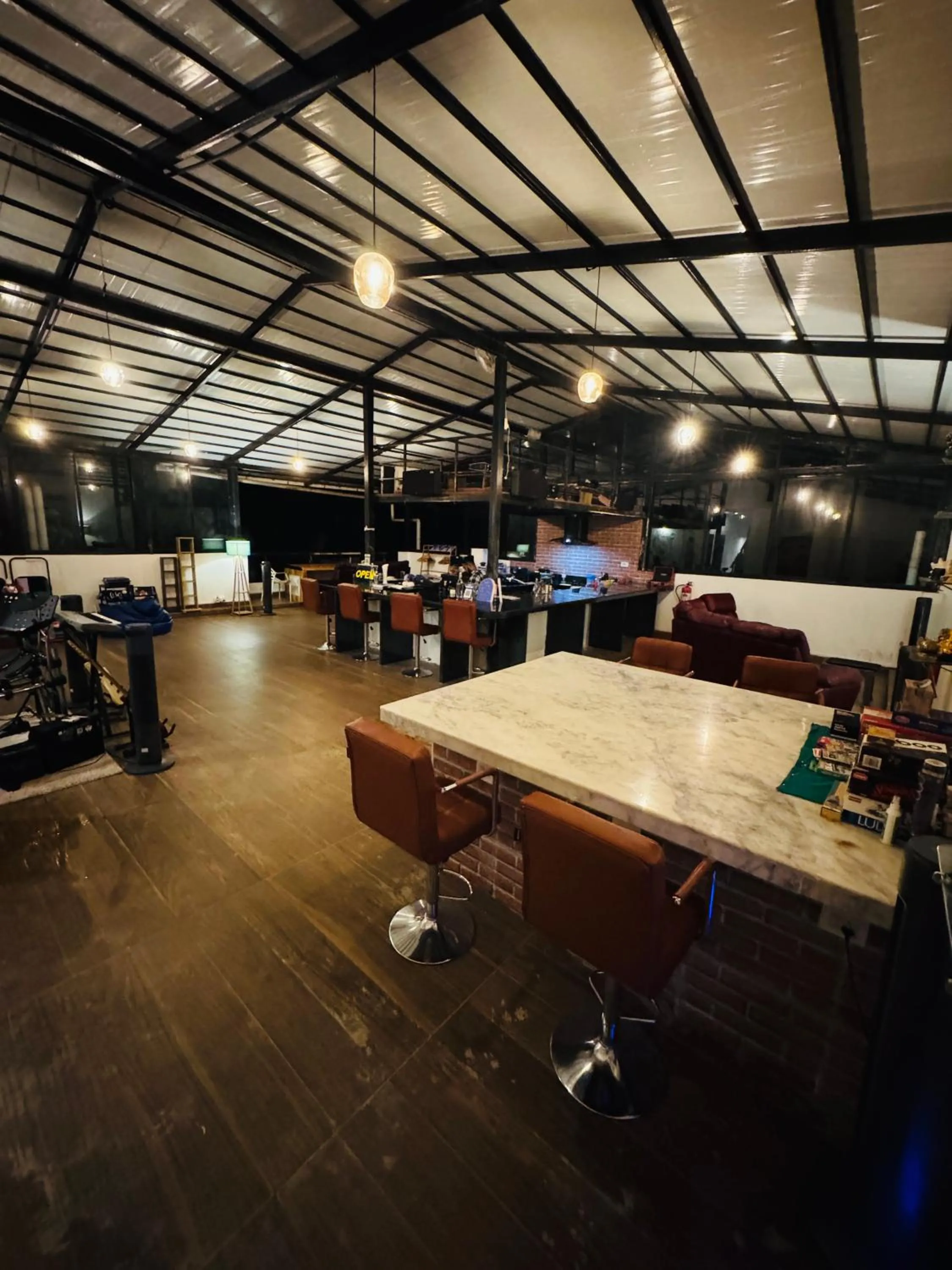 Restaurant/places to eat in Rankk Stays