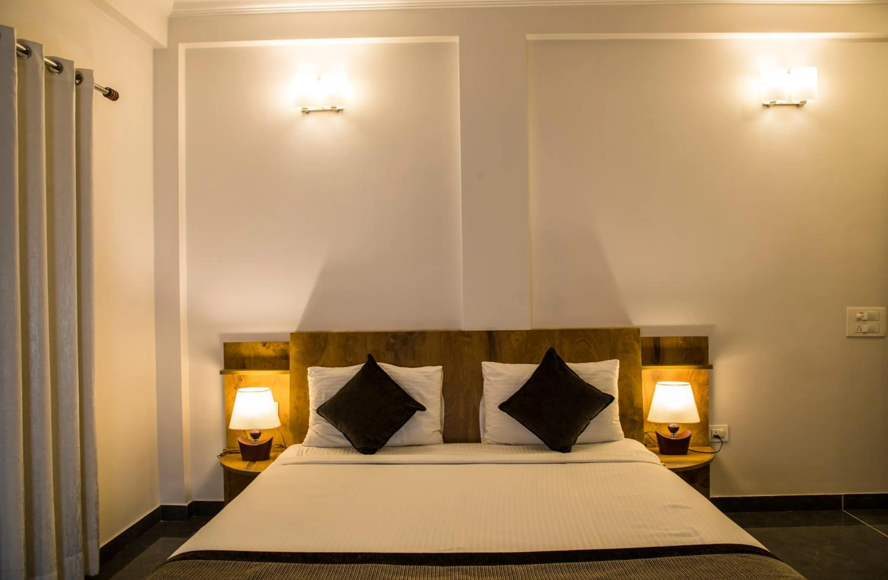 Bedroom, Bed in Rankk Stays