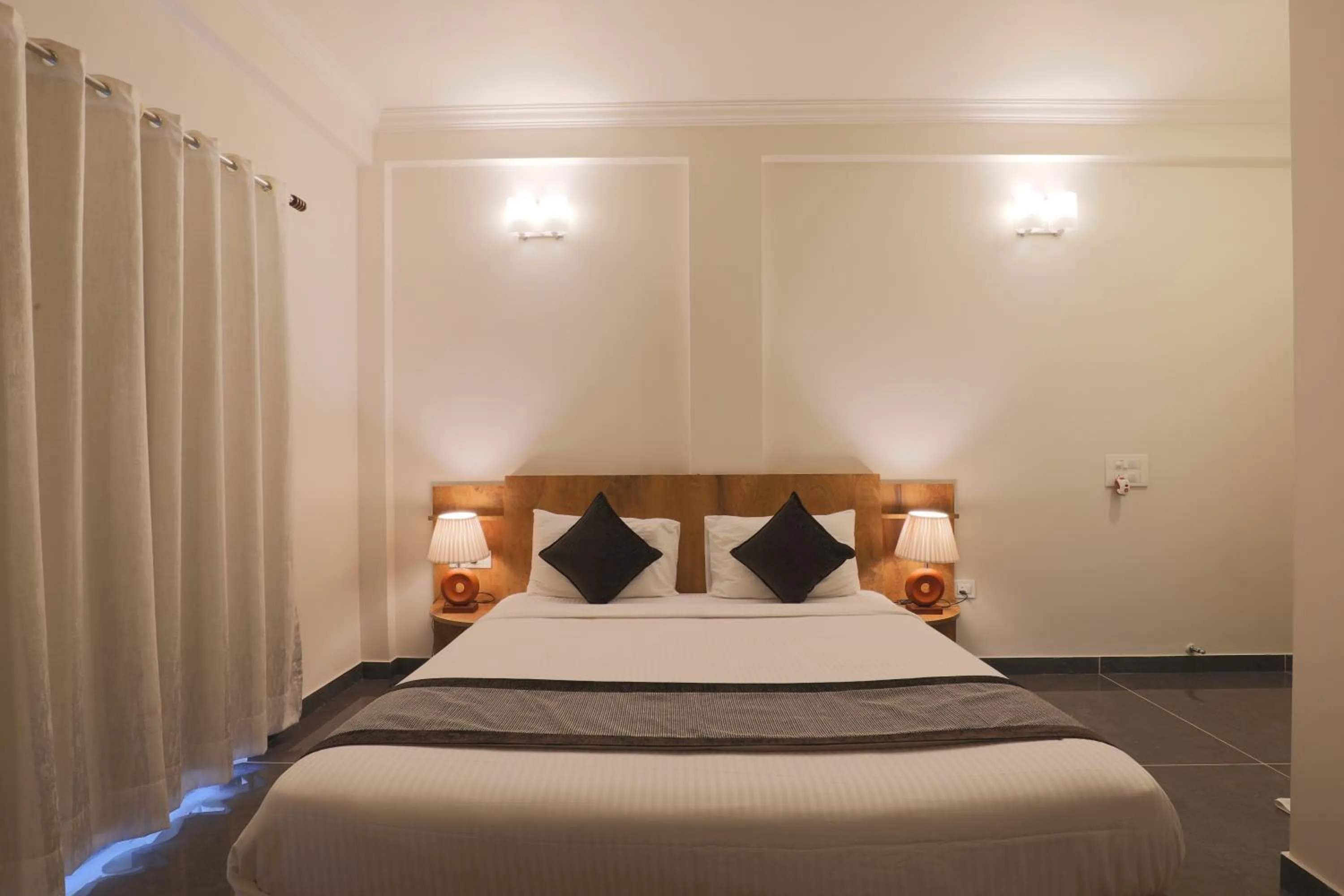 Bedroom, Bed in Rankk Stays