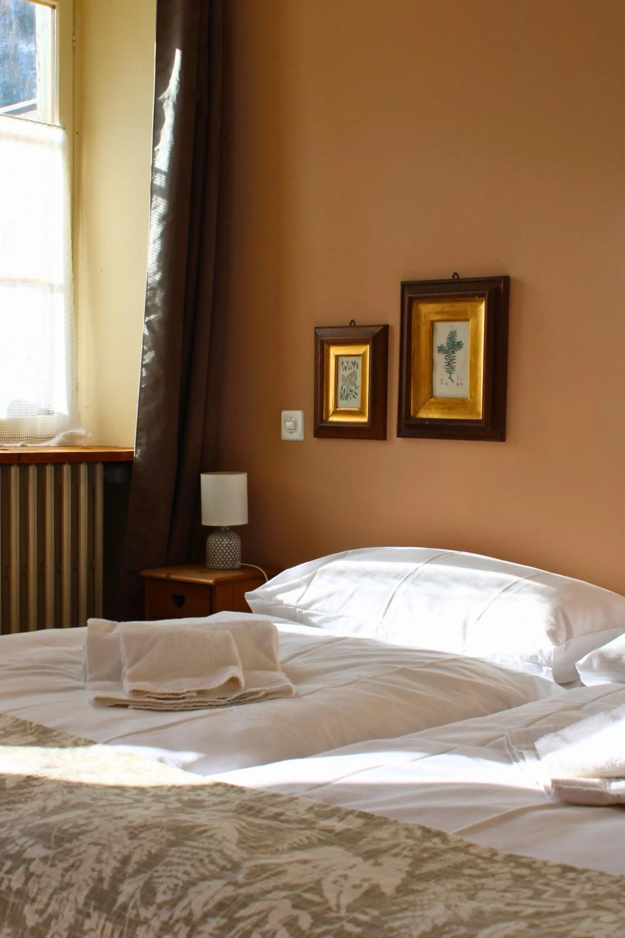 Bedroom, Bed in Hôtel Le Besso - Swiss Romantic Lodge Zinal