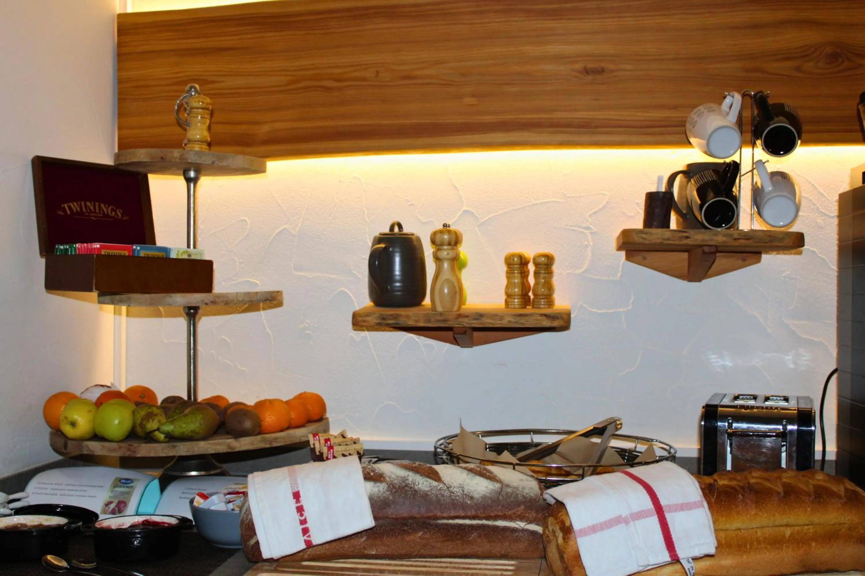 Breakfast in Hôtel Le Besso - Swiss Romantic Lodge Zinal