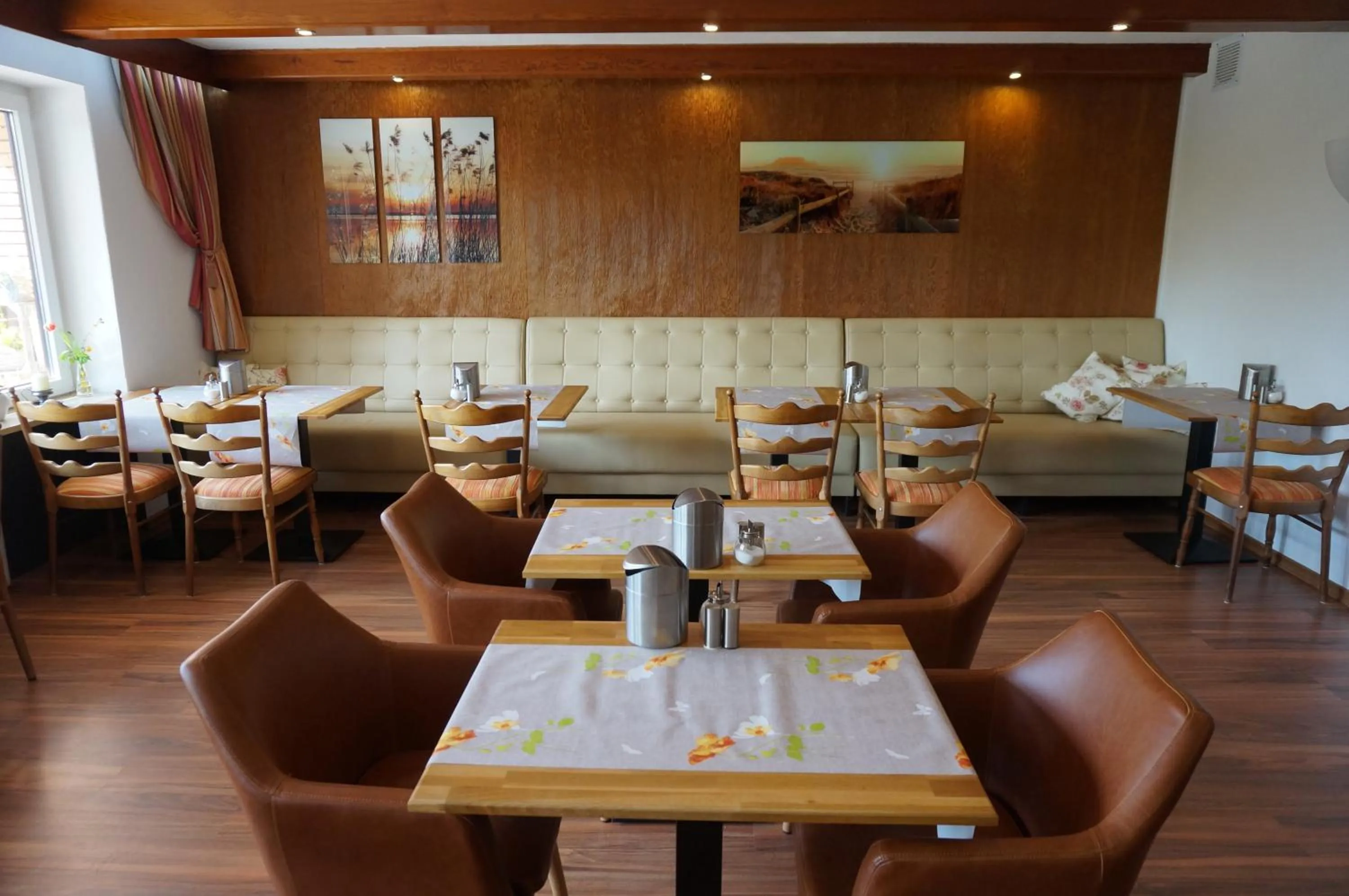 Buffet breakfast in Hotel Diana Garni