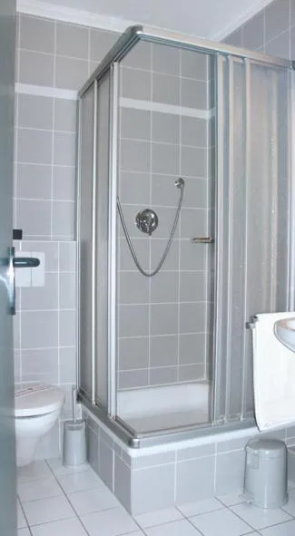 Bathroom in Zum Rebhang Bed & Breakfast