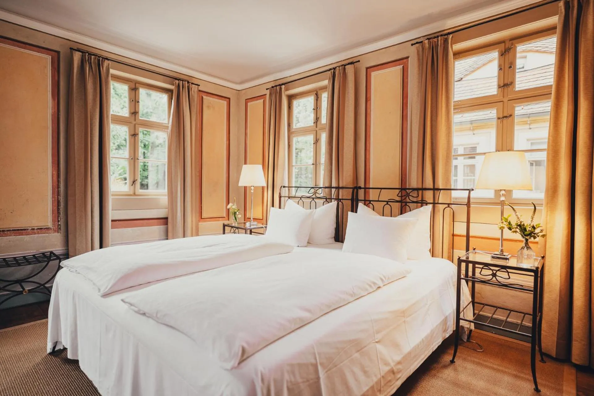 Bed in Villa Sorgenfrei und Restaurant Atelier Sanssouci