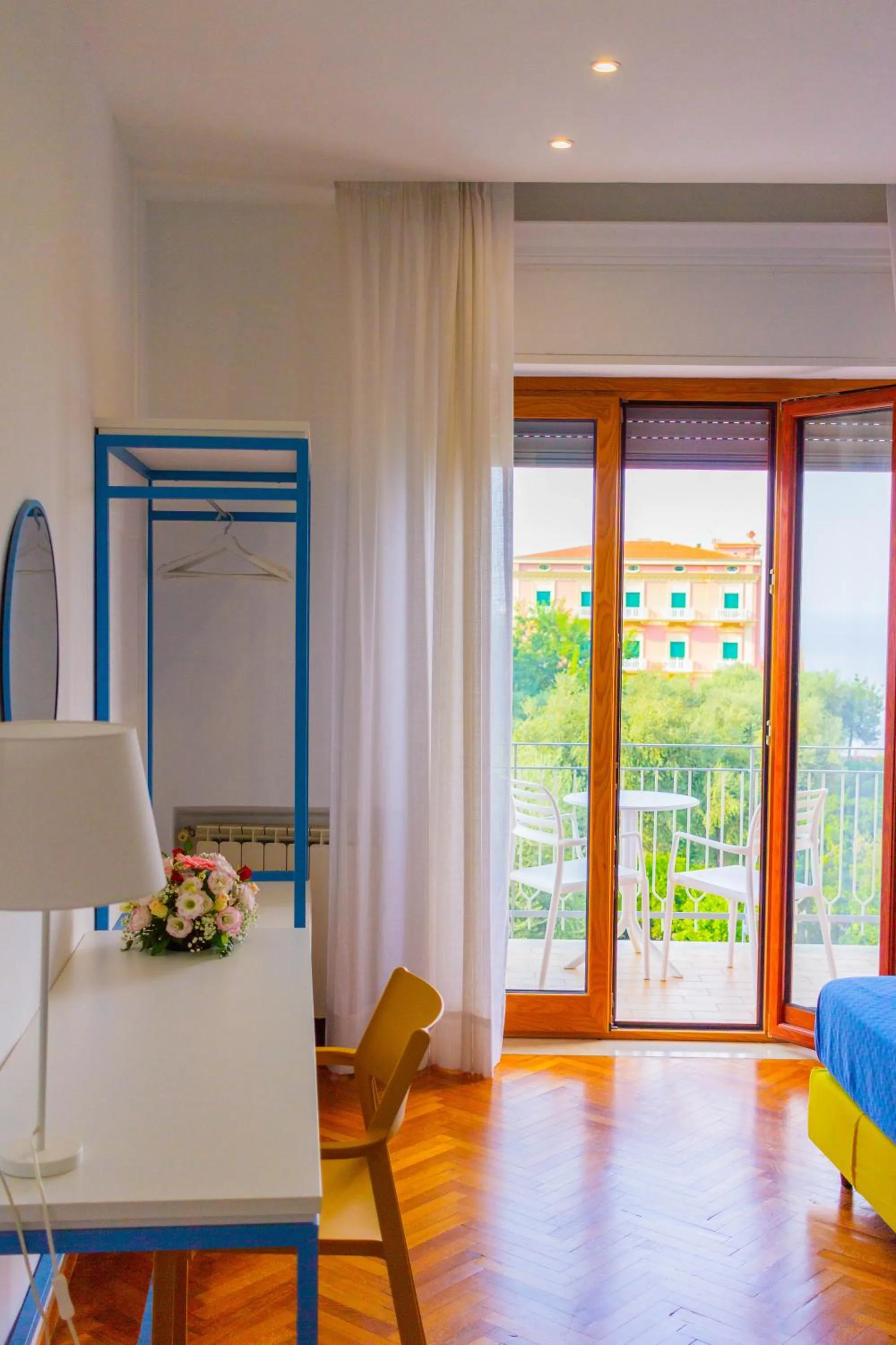 Sorrento Central and Sea View Flats