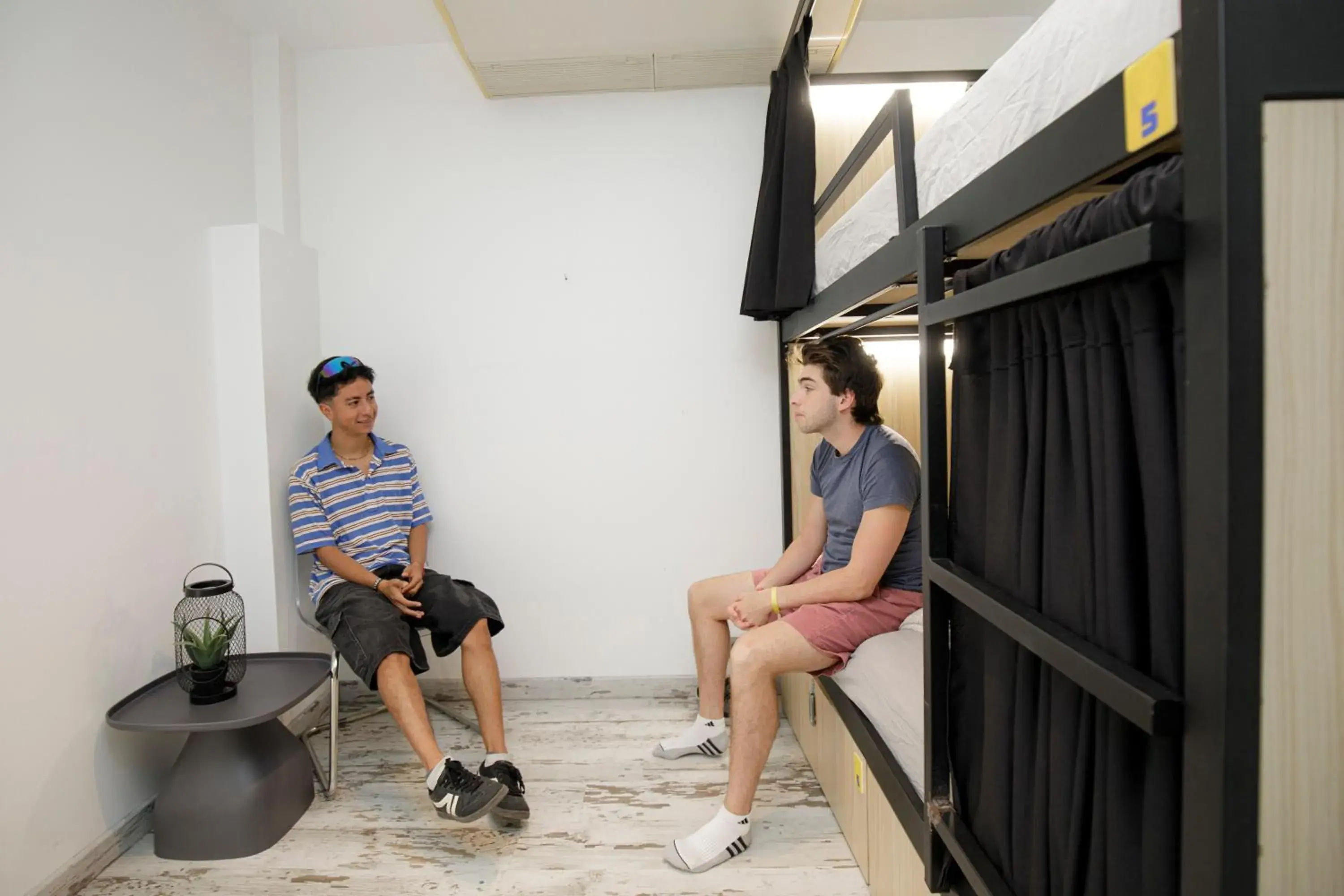 People in Onefam Sants People in Onefam Sants