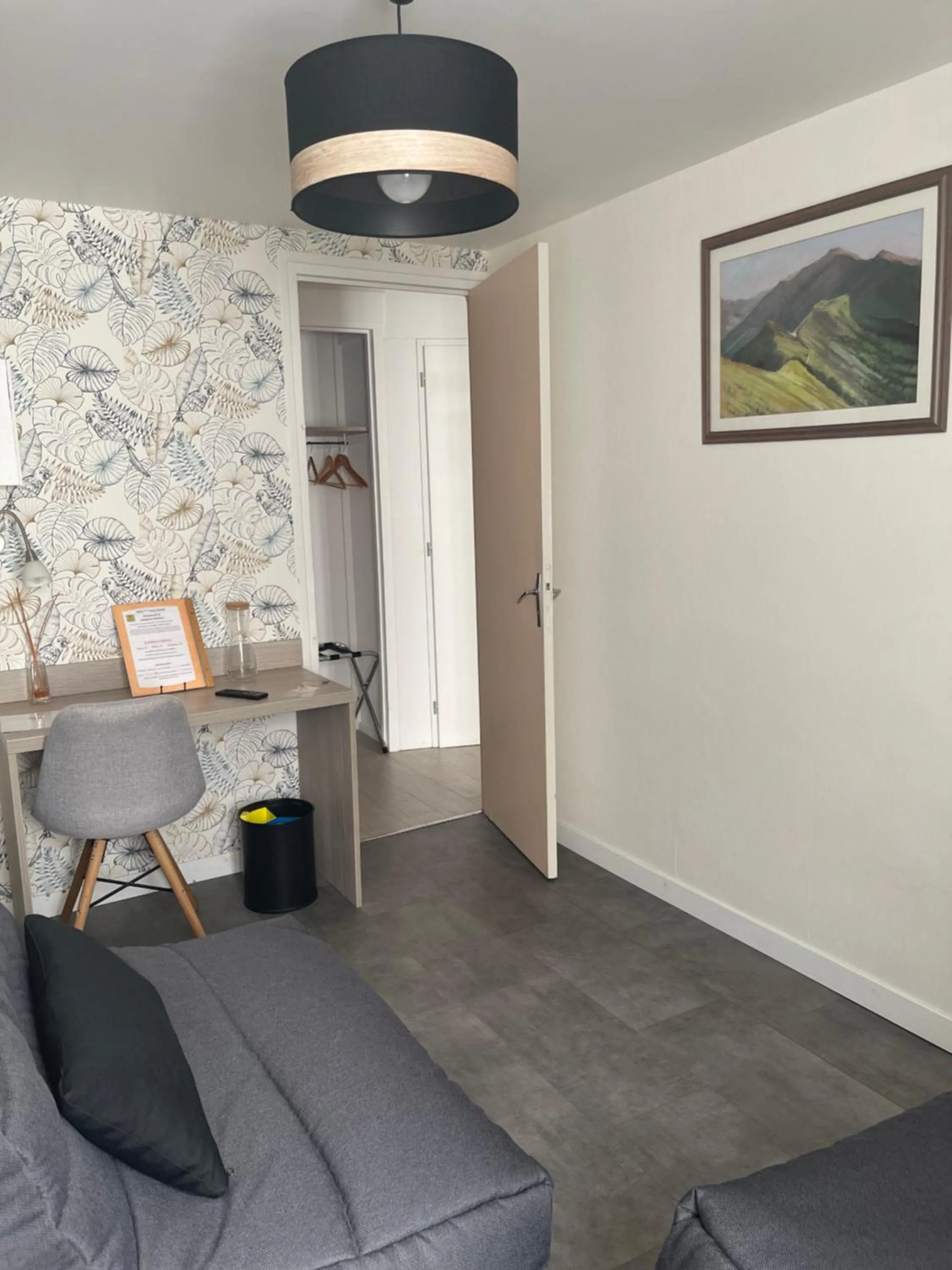 Logis Hôtel Restaurant Cazes Arazat