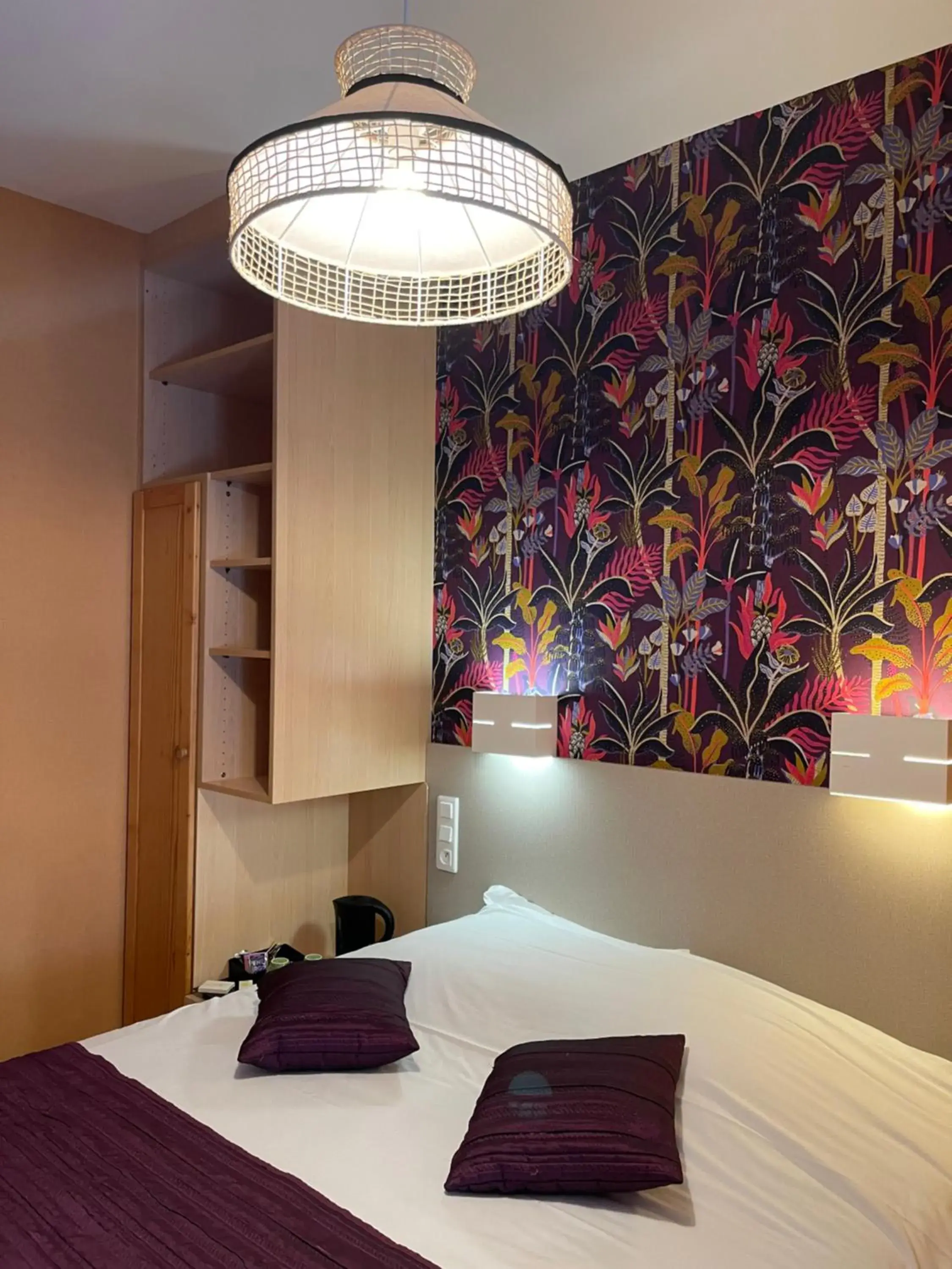 Double Room in Logis Hôtel Restaurant Cazes Arazat Double Room in Logis Hôtel Restaurant Cazes Arazat