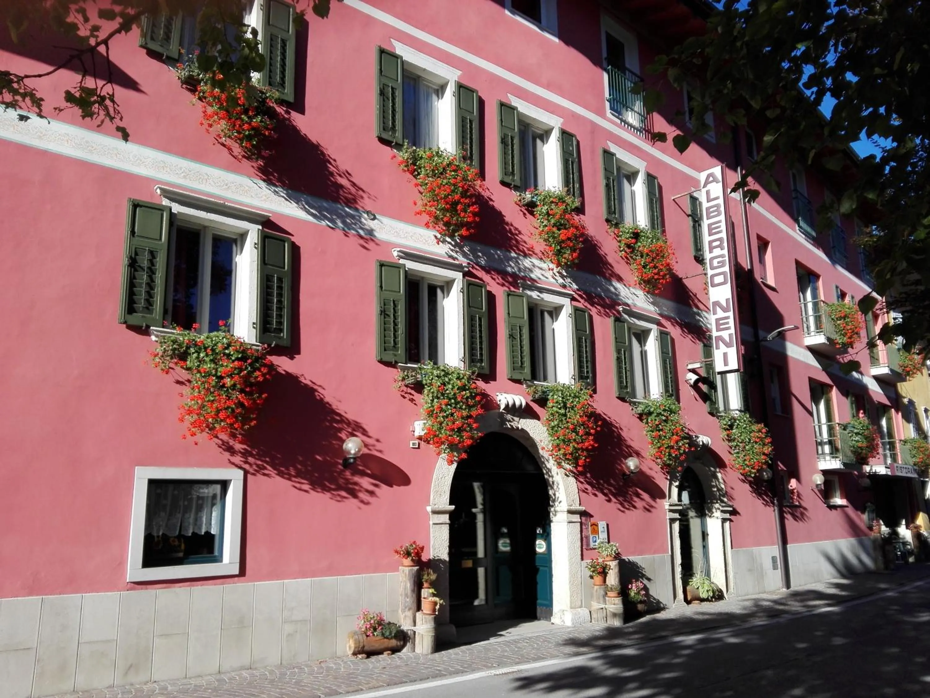 Facade/entrance in Albergo Neni