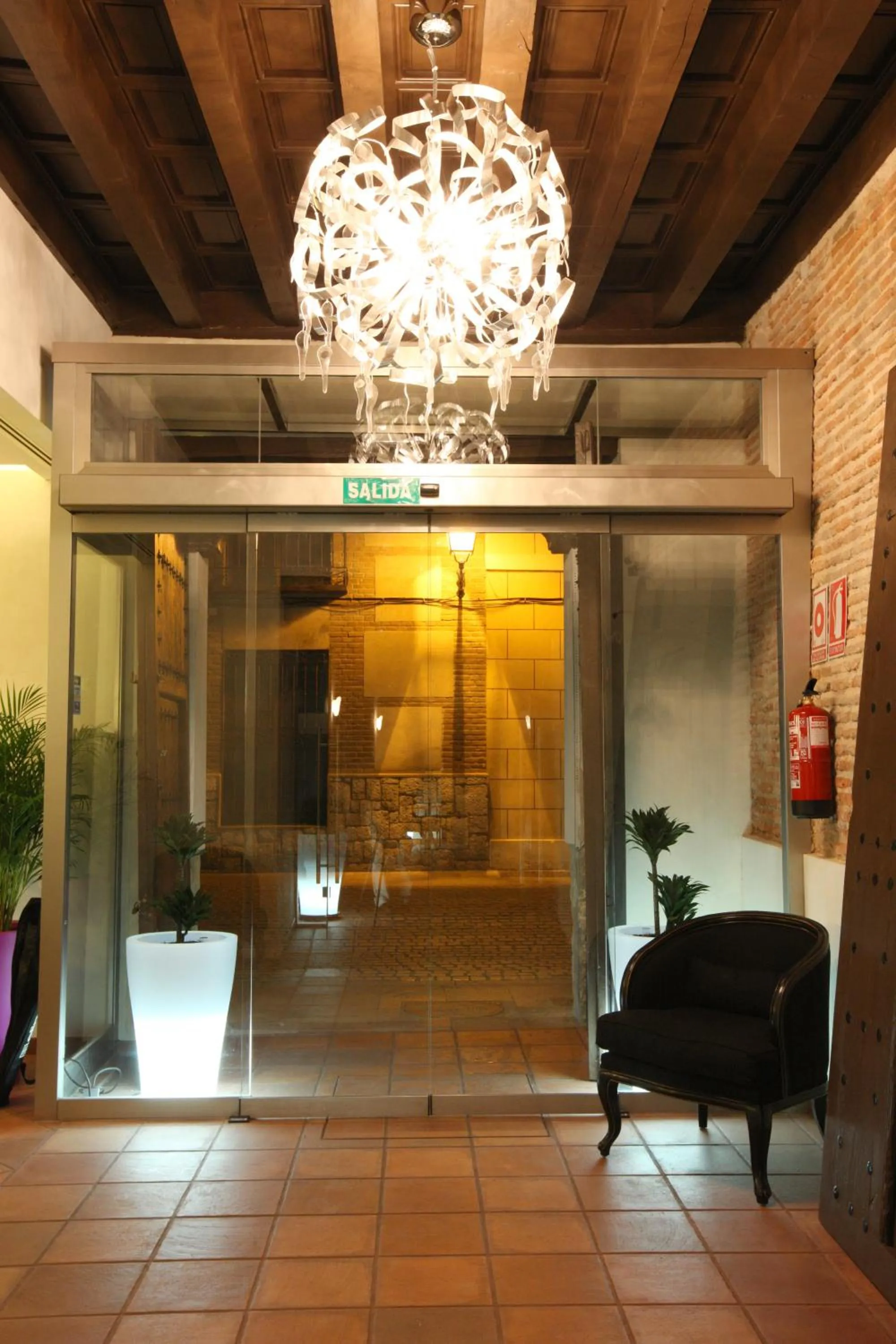 Facade/entrance in Evenia Alcalá Boutique Hotel