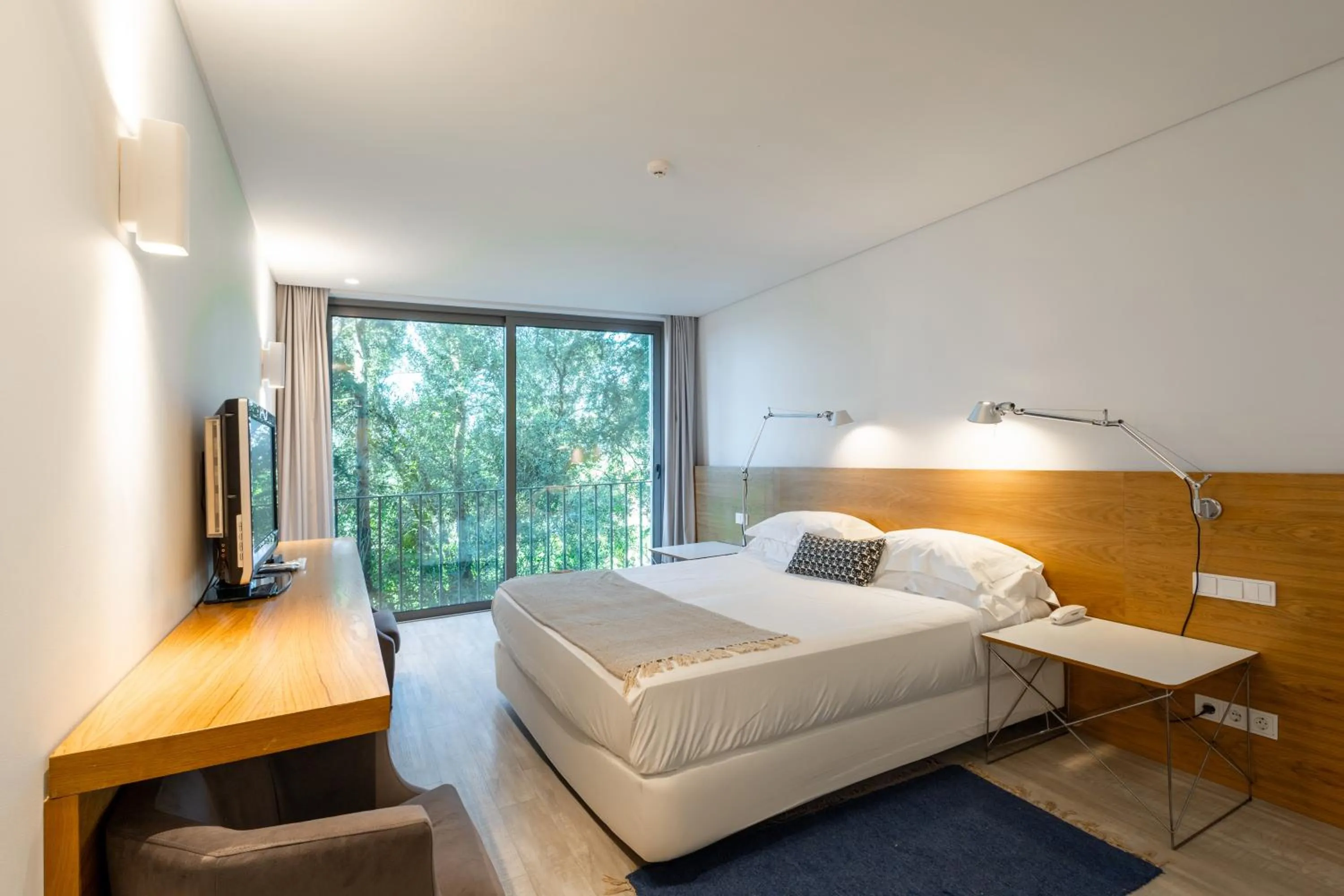 View (from property/room), Bed in Vale do Gaio Hotel