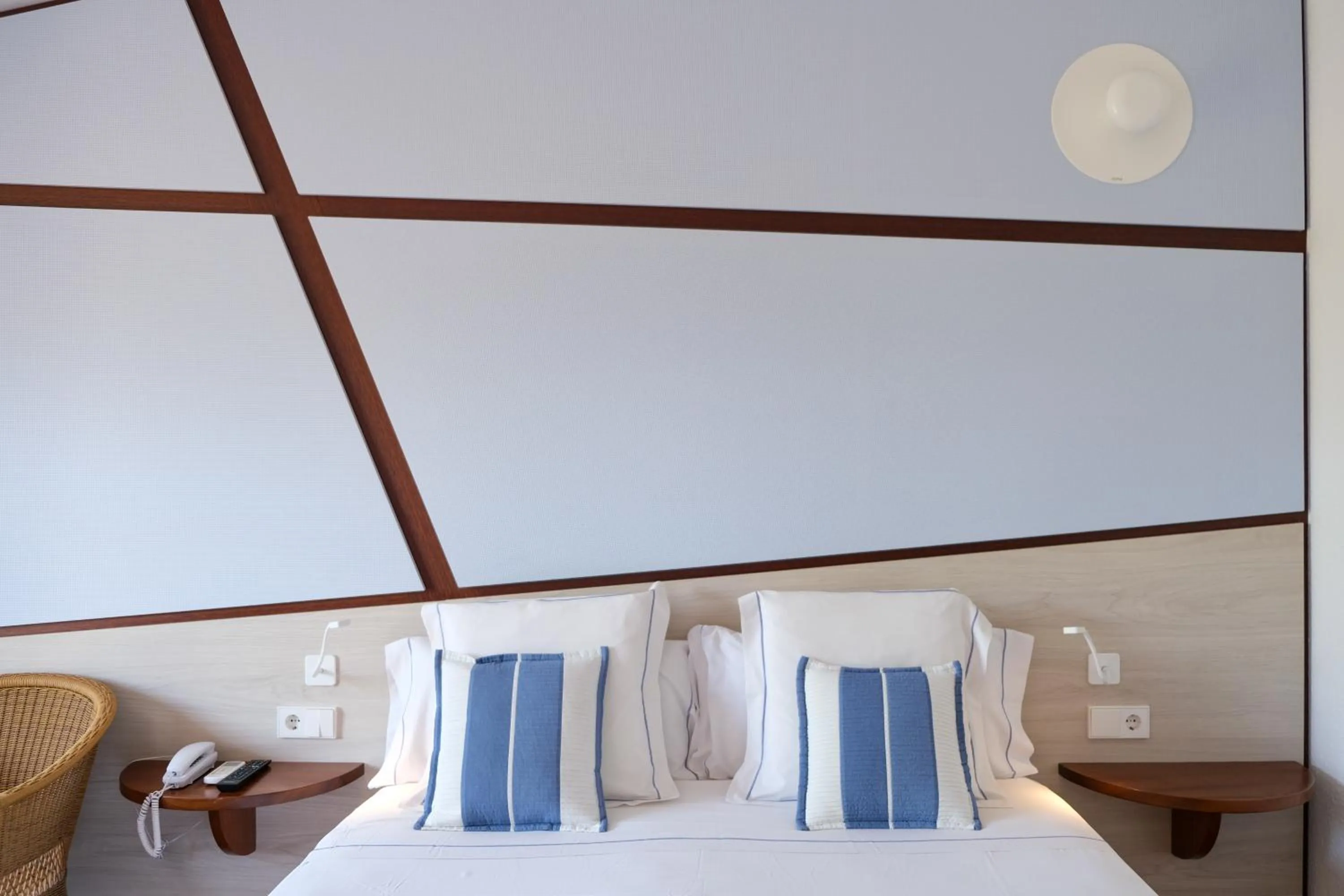 Bed in Hotel Blaumar Cadaqués by Fimedhotels
