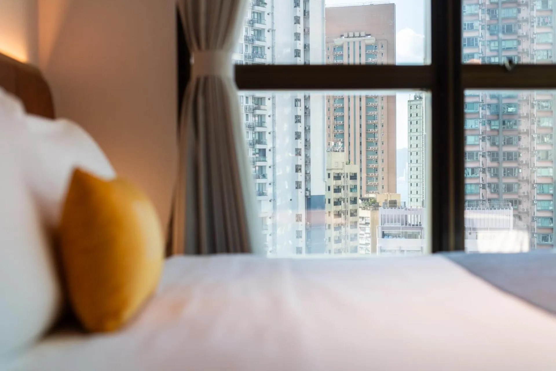 Bed in Dash Living on Hollywood