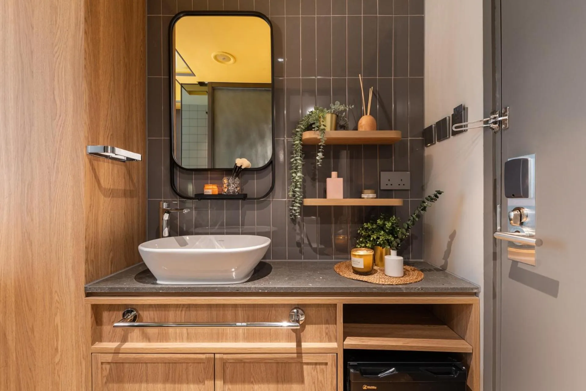 Bedroom in Dash Living on Hollywood