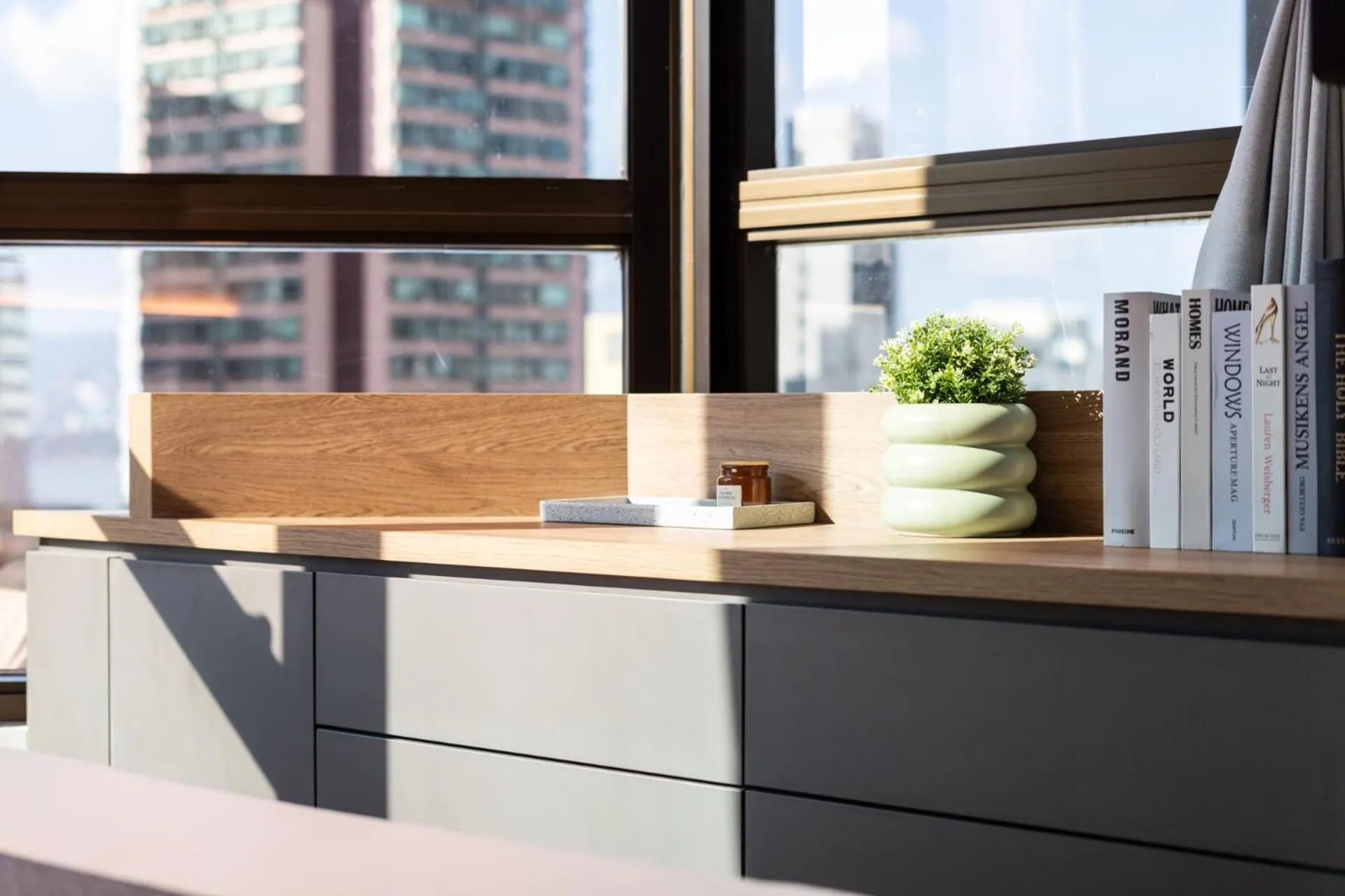 Bedroom in Dash Living on Hollywood