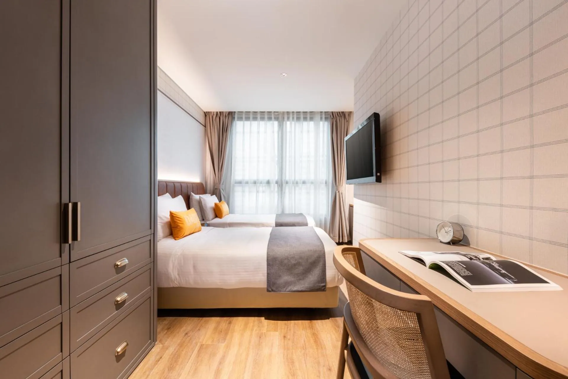 Bed in Dash Living on Hollywood