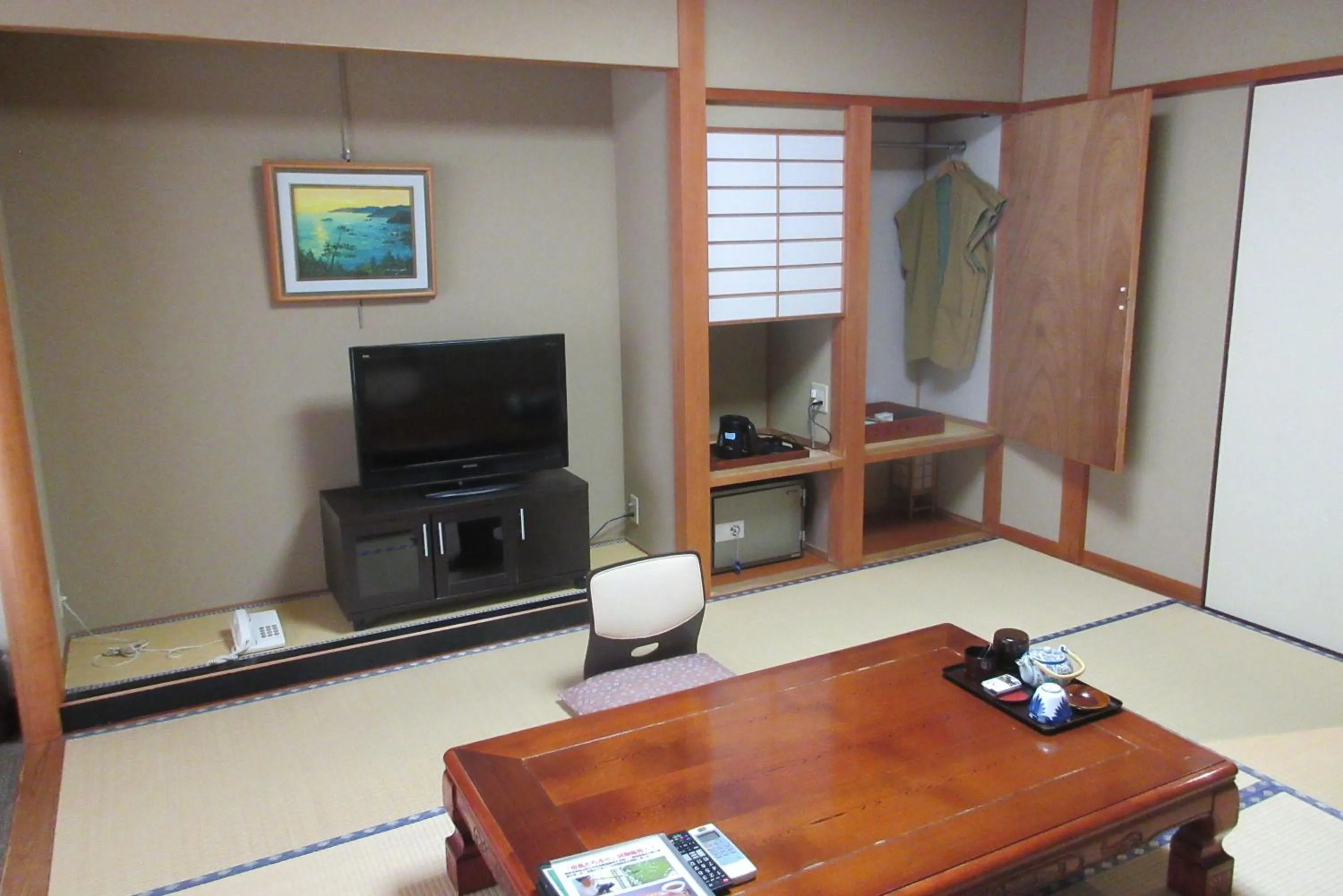 Photo of the whole room in Asagiriso