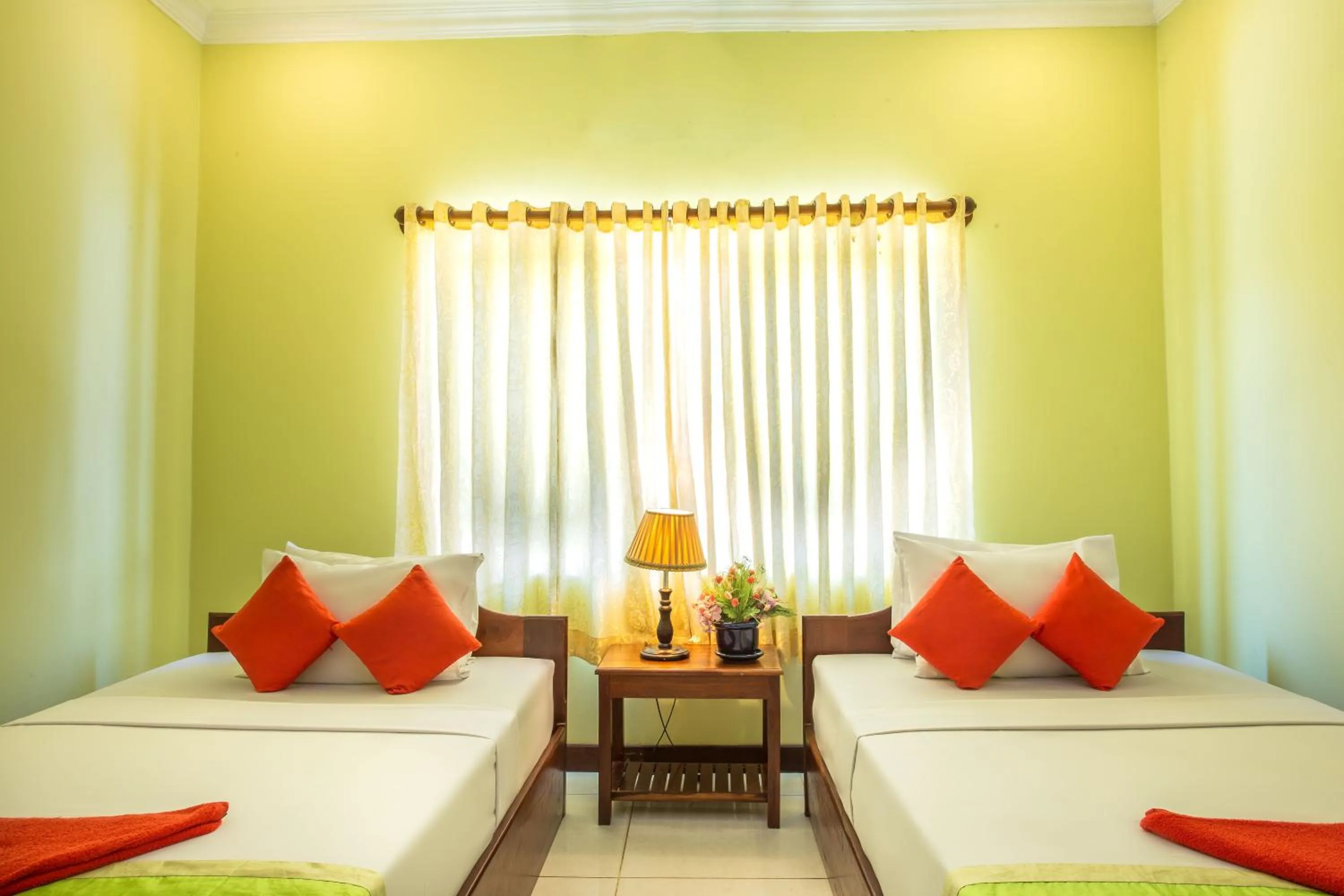 Bedroom, Bed in Side Walk Hotel