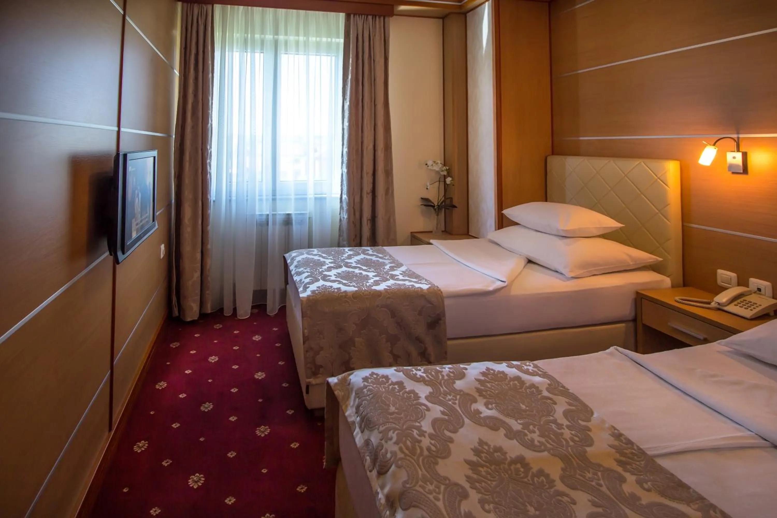 Property building, Bed in Hotel Cezar Banja Luka