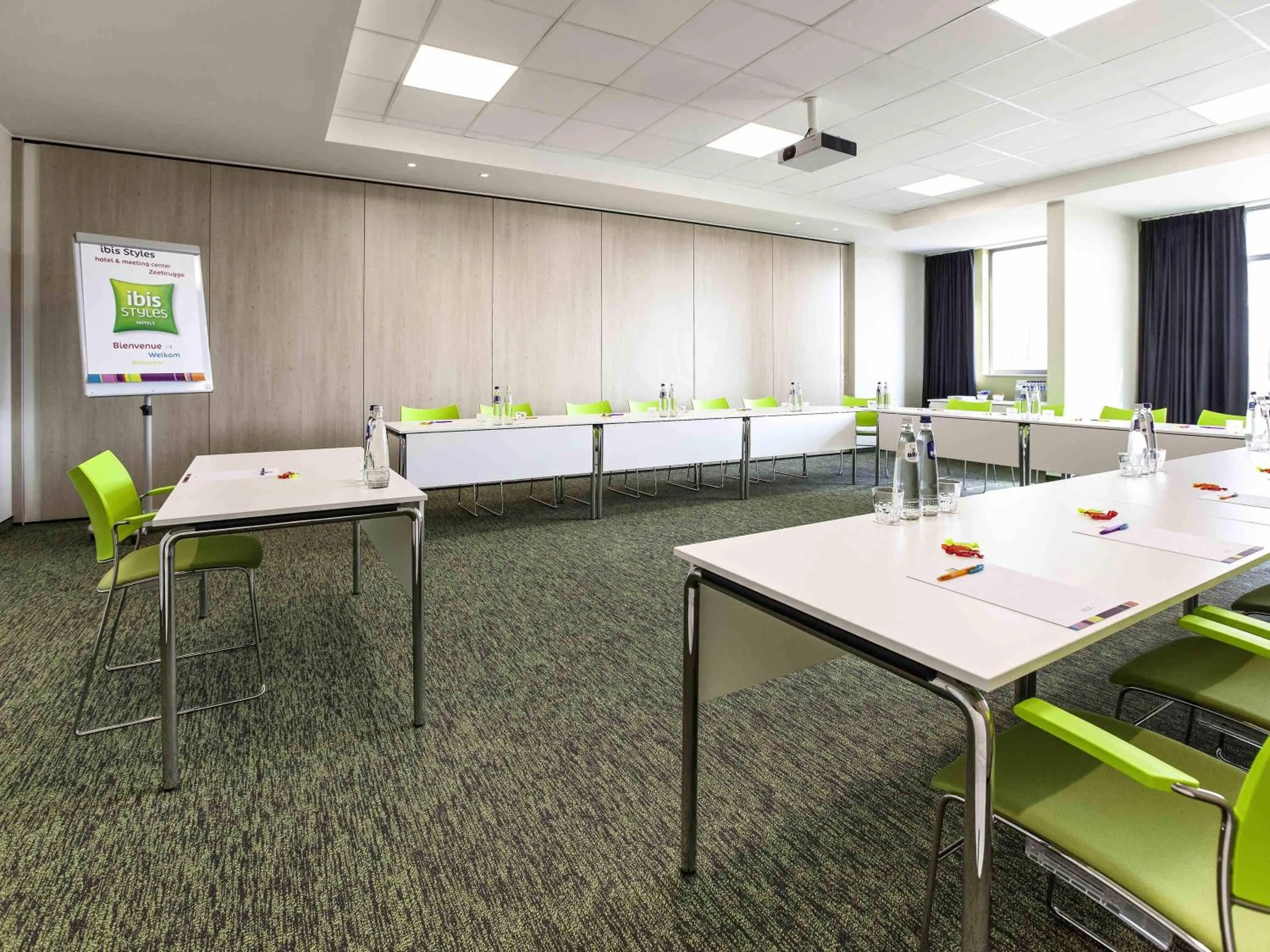 Meeting/conference room in ibis Styles Zeebrugge