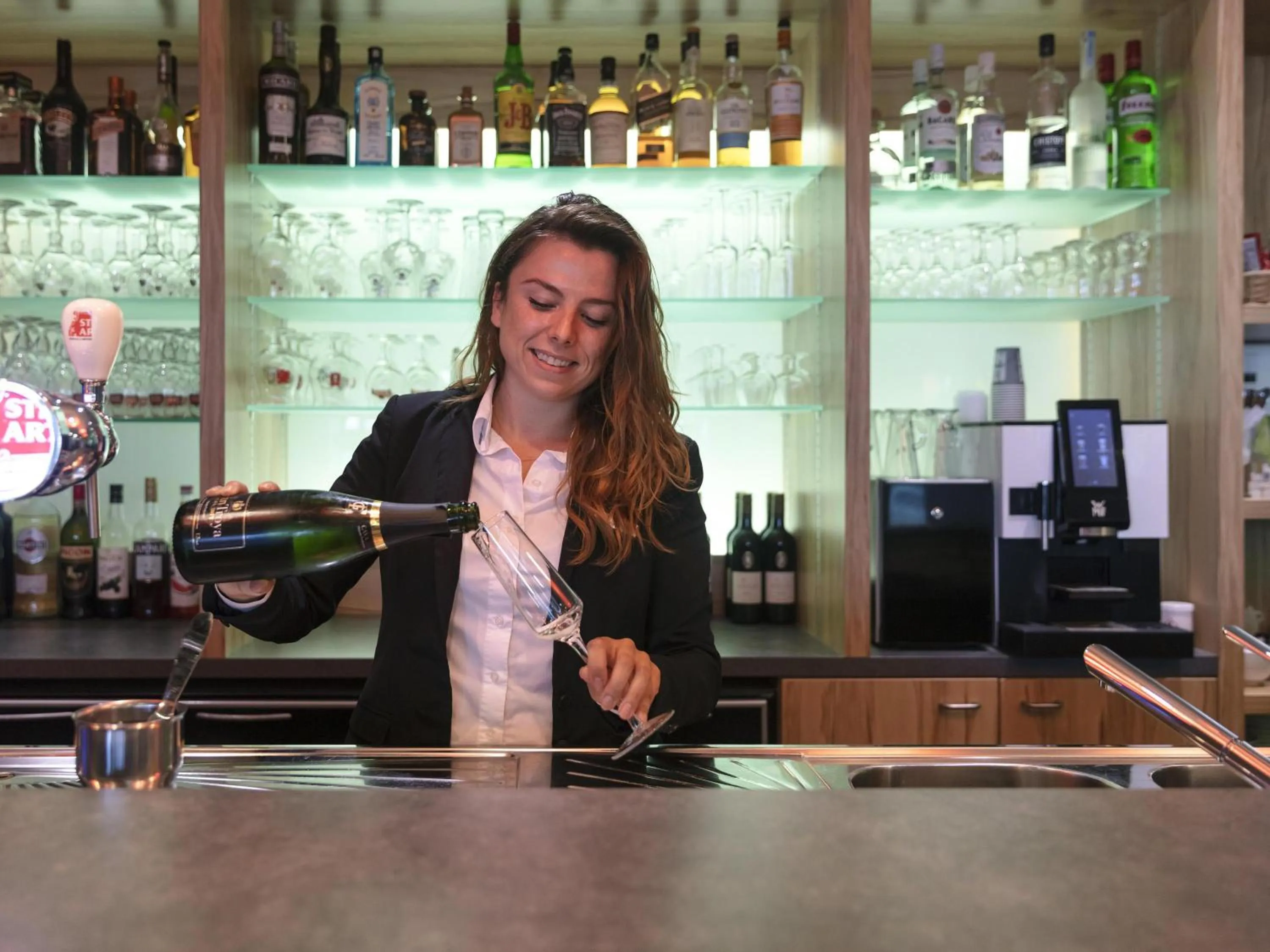 Lounge or bar in ibis Styles Zeebrugge