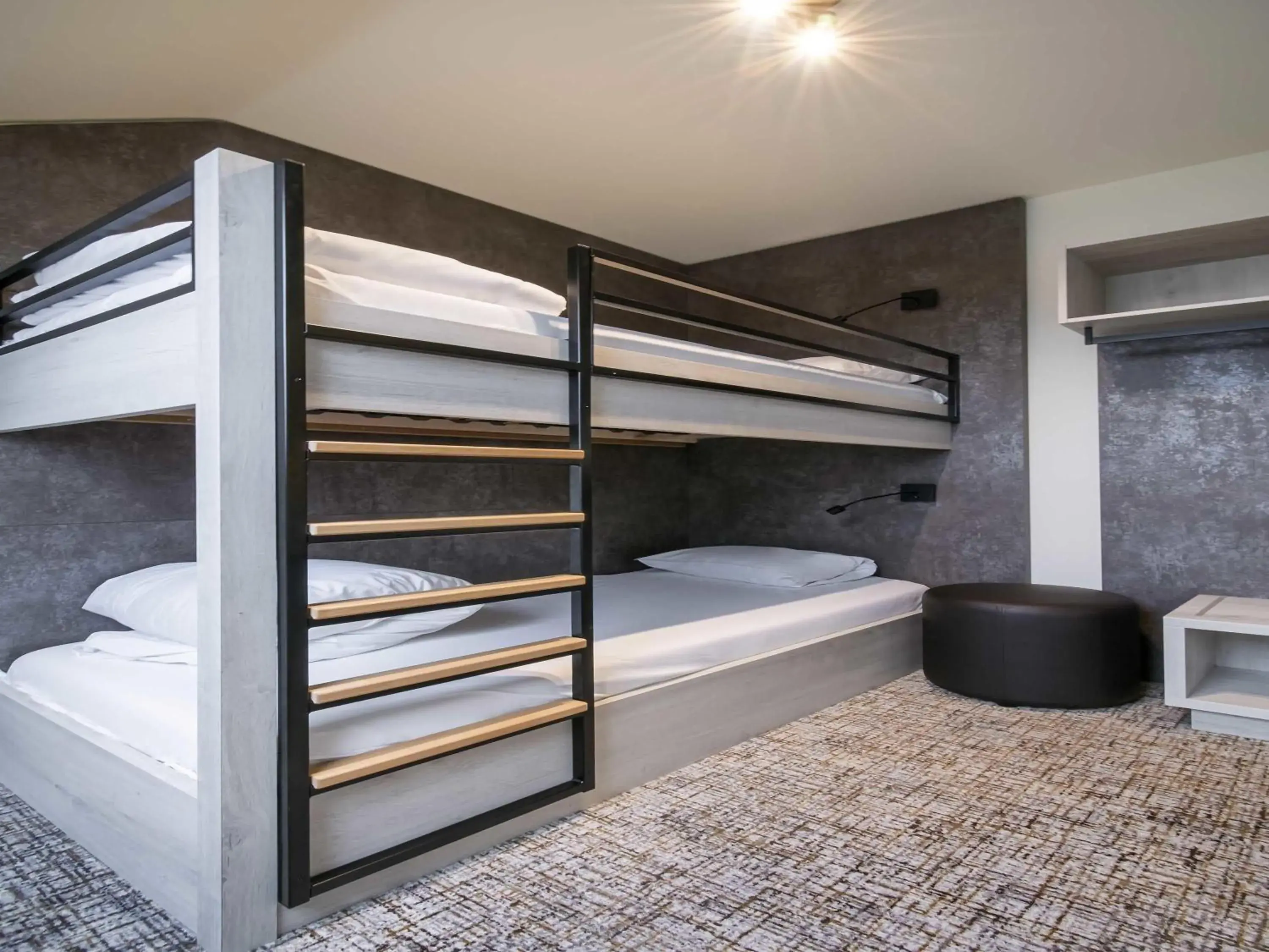 Family Room with Bunk Bed and Balcony in ibis Styles Zeebrugge Family Room with Bunk Bed and Balcony in ibis Styles Zeebrugge