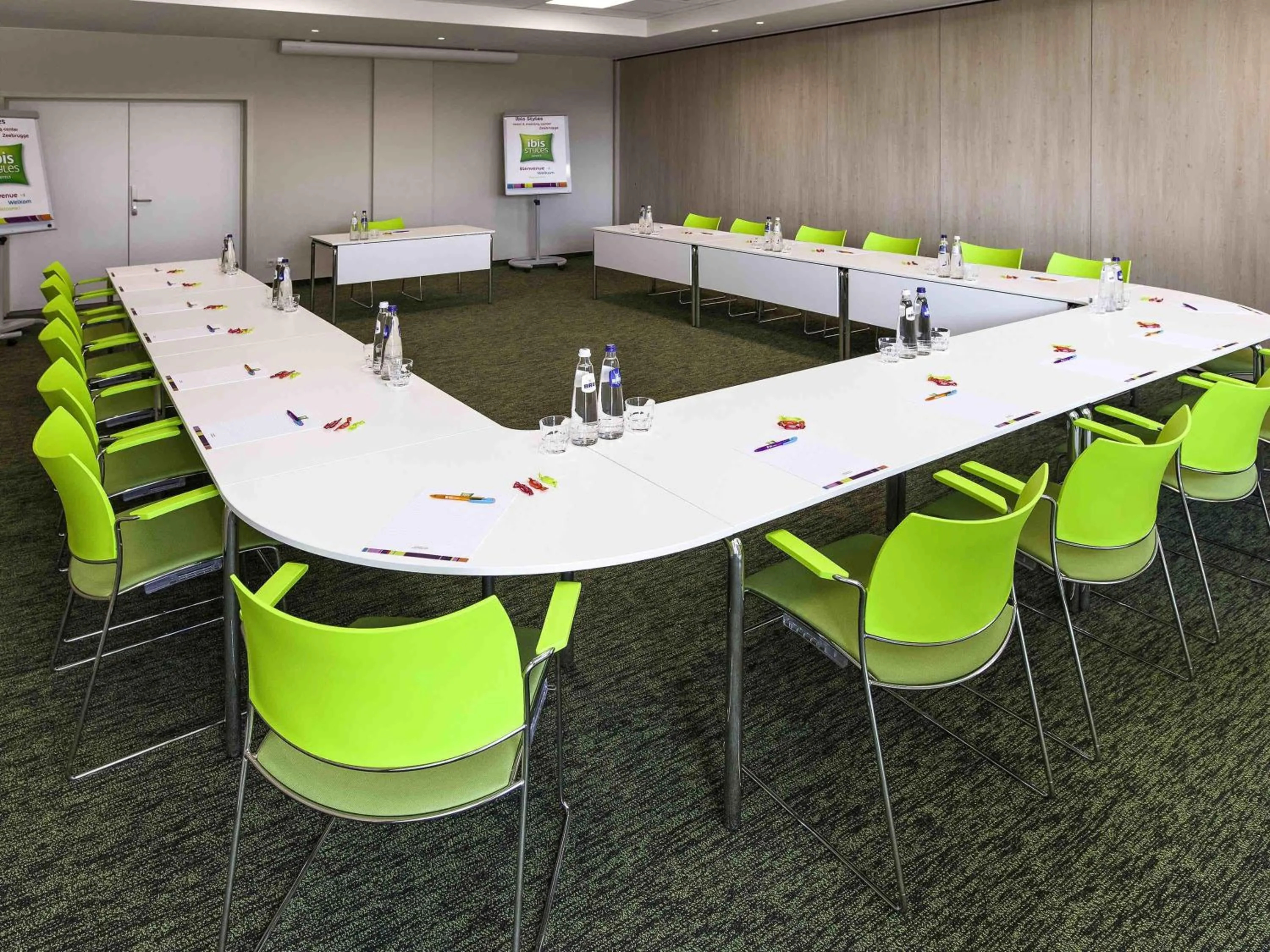 Meeting/conference room in ibis Styles Zeebrugge