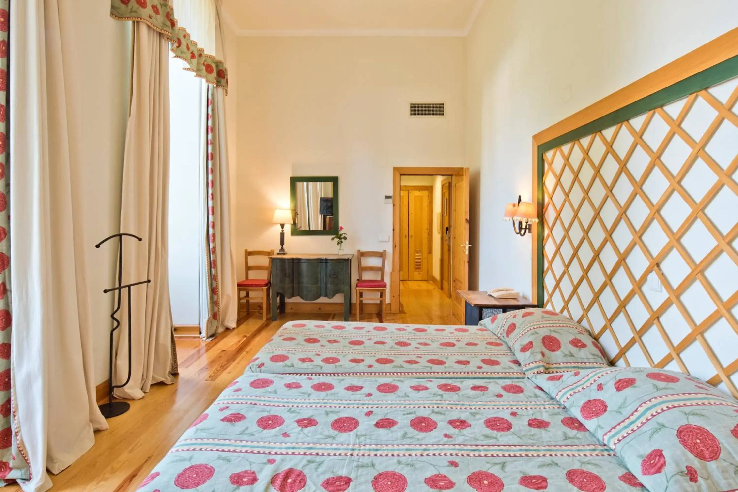Superior Twin Room in Lam Hotel Convento do Desagravo Superior Twin Room in Lam Hotel Convento do Desagravo