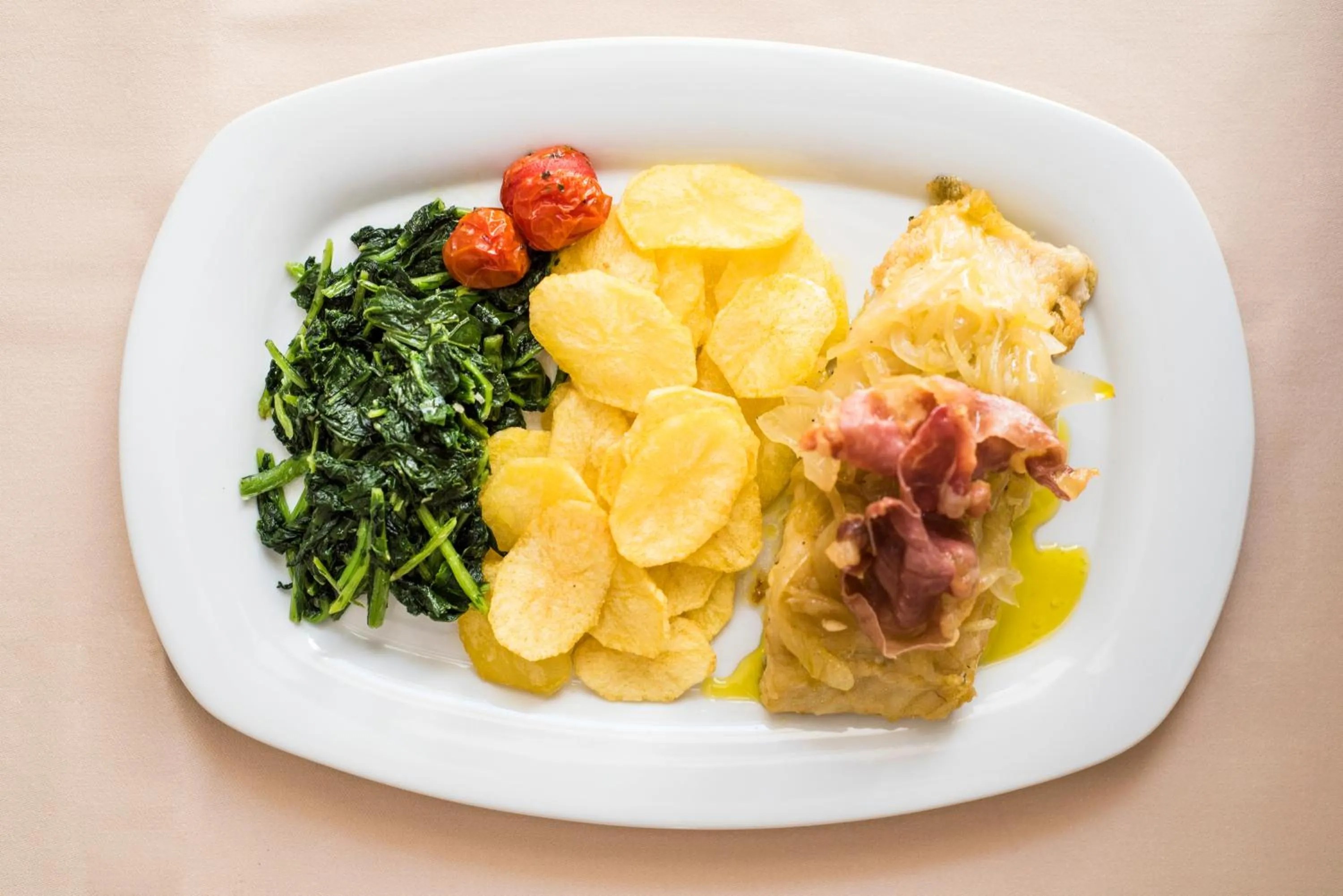 Restaurant/places to eat in Lam Hotel Convento do Desagravo