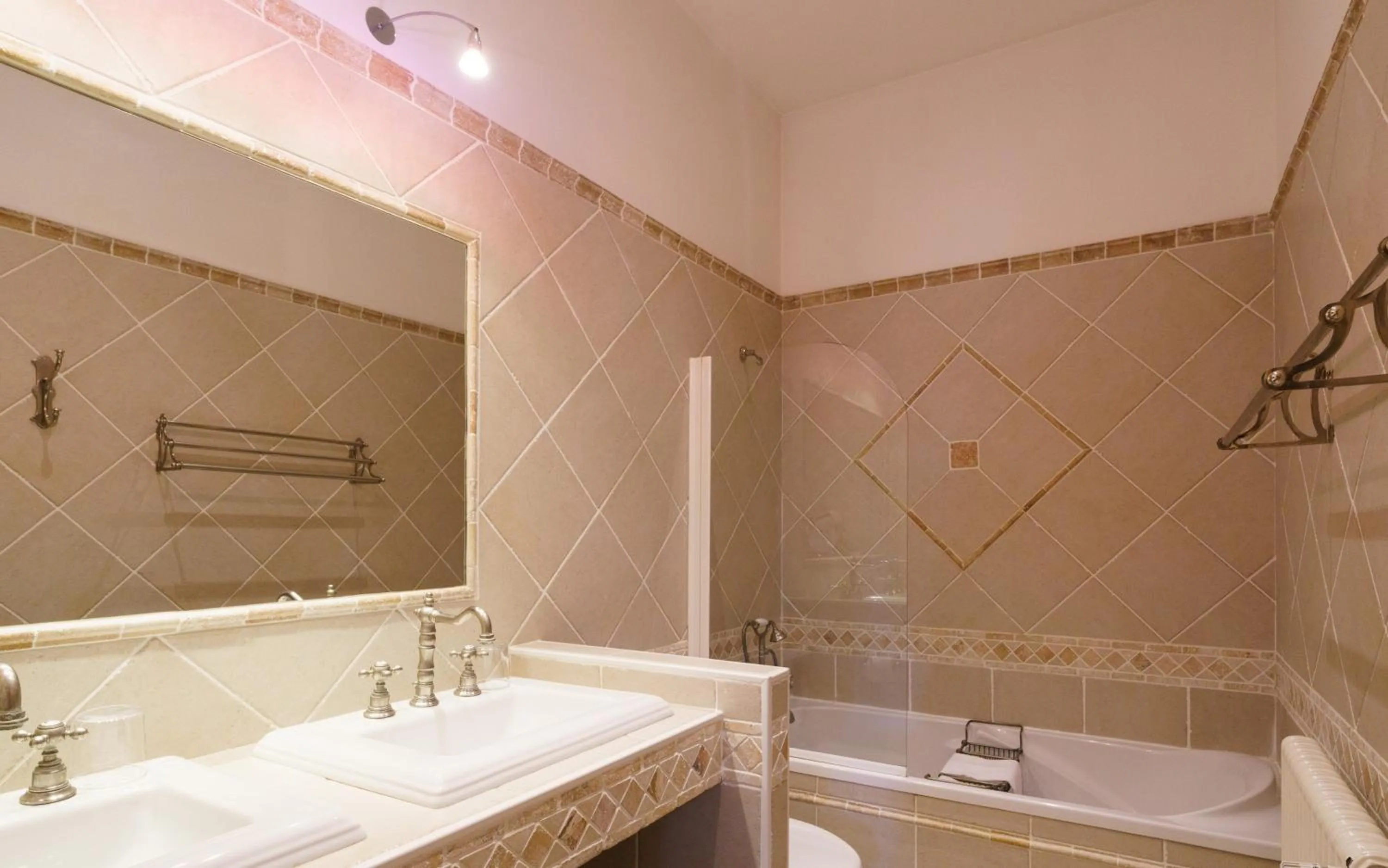 Bathroom in Hôtel de Margaux