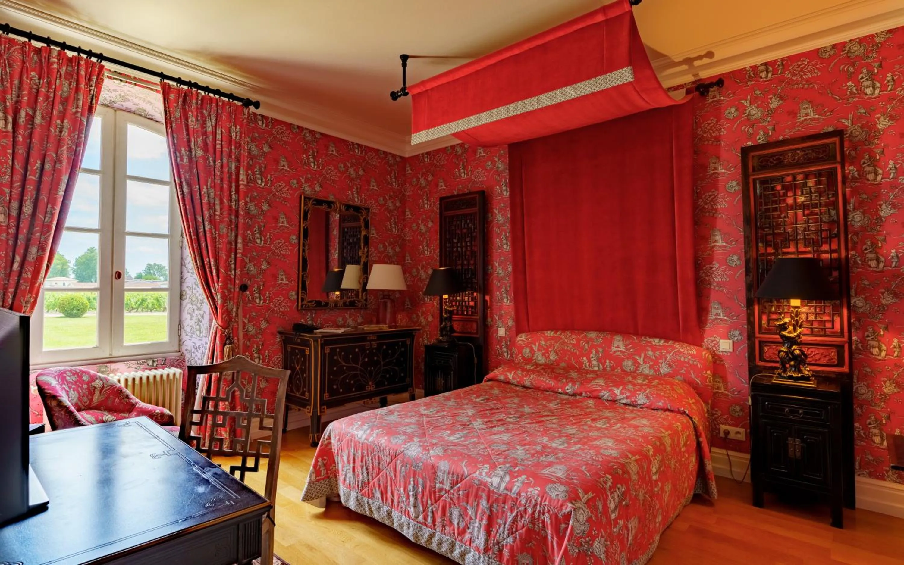 Bed in Hôtel de Margaux