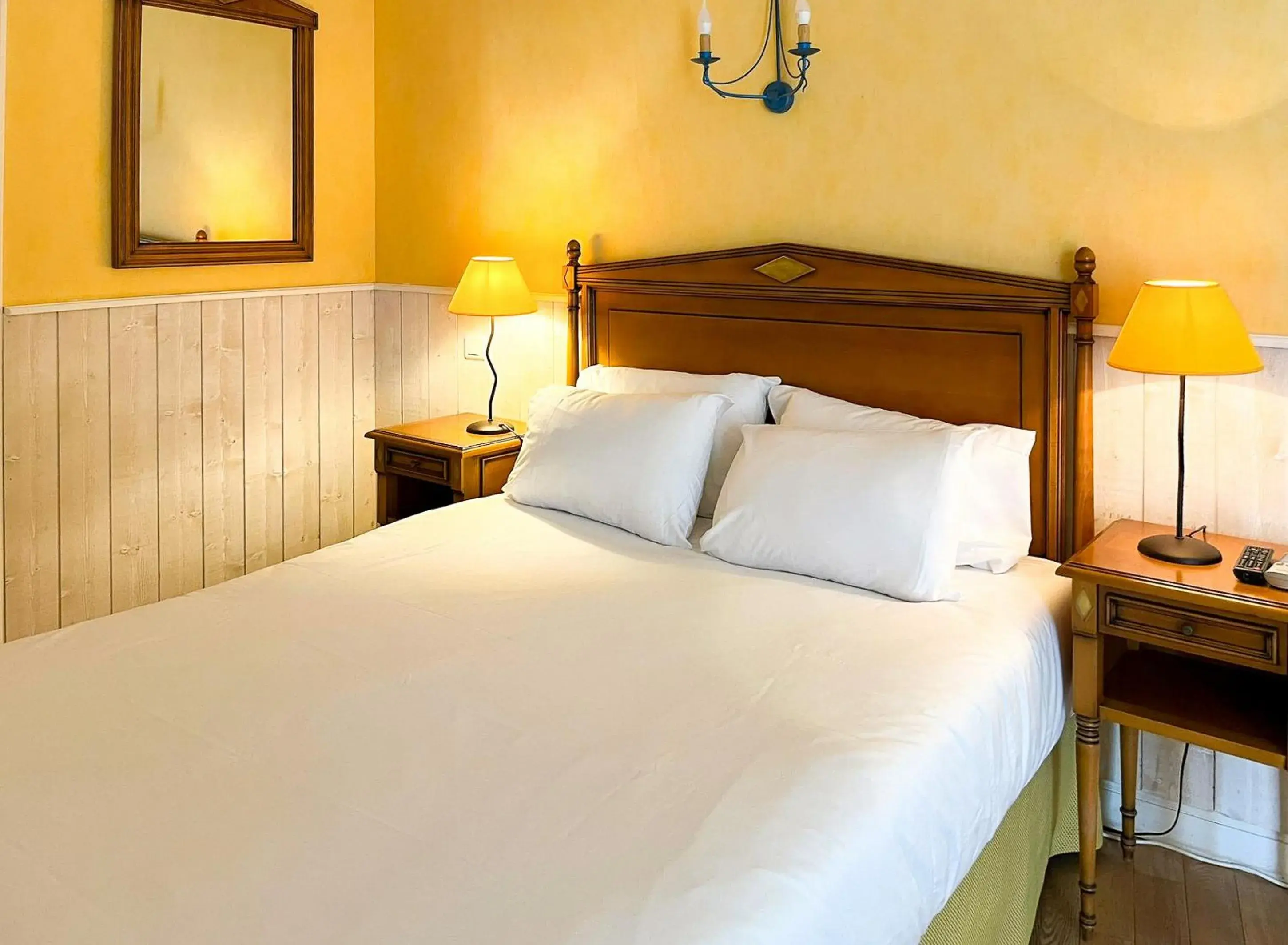 Chambre Standard PMR in Hôtel de Margaux Chambre Standard PMR in Hôtel de Margaux