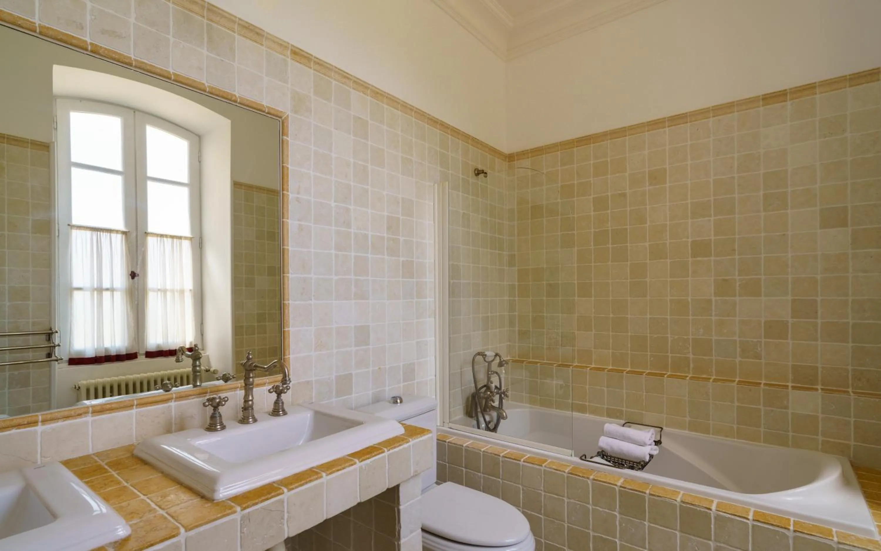 Toilet in Hôtel de Margaux